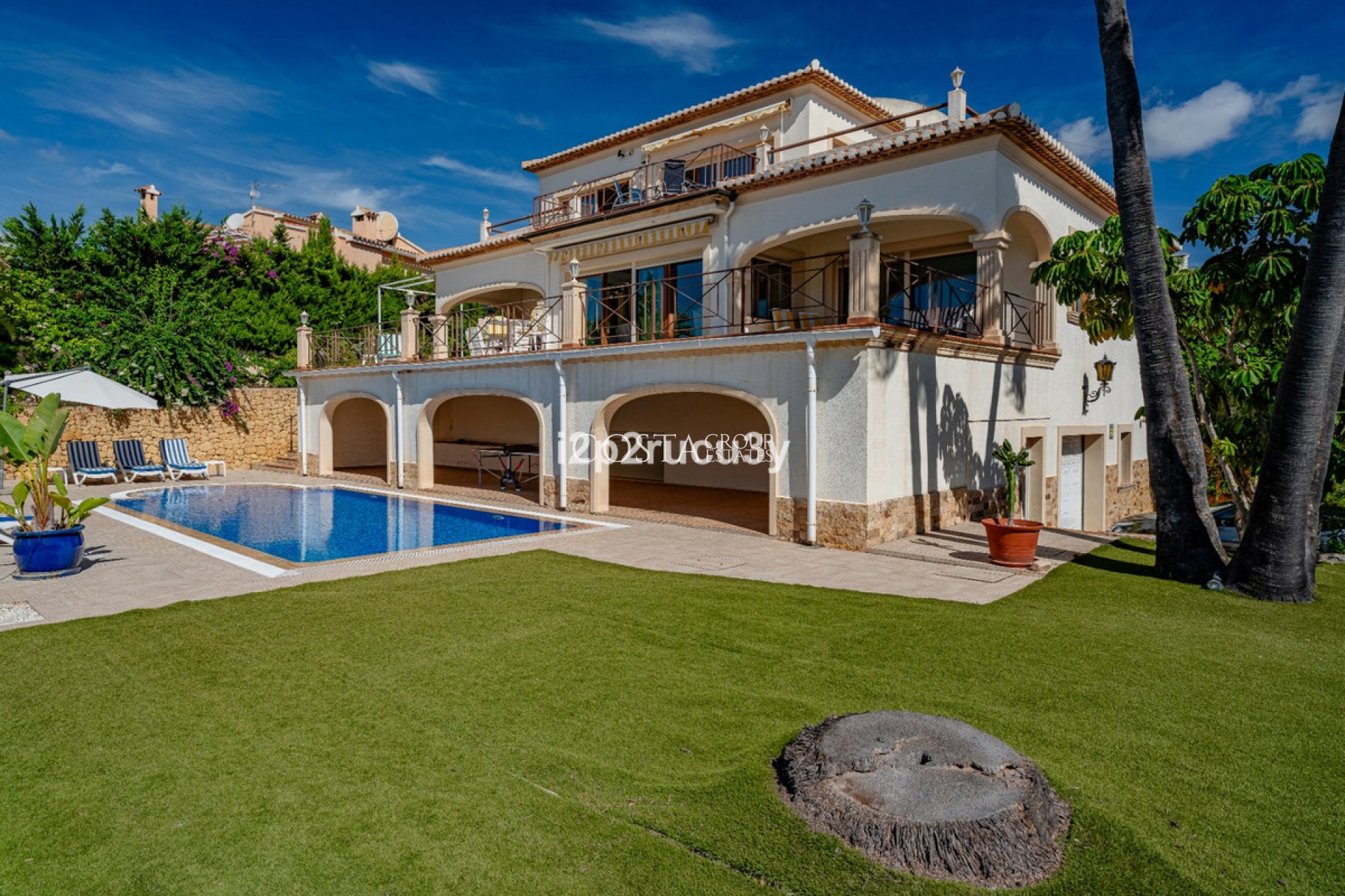 Odsprzedaż - Willa -
Teulada - Moraira