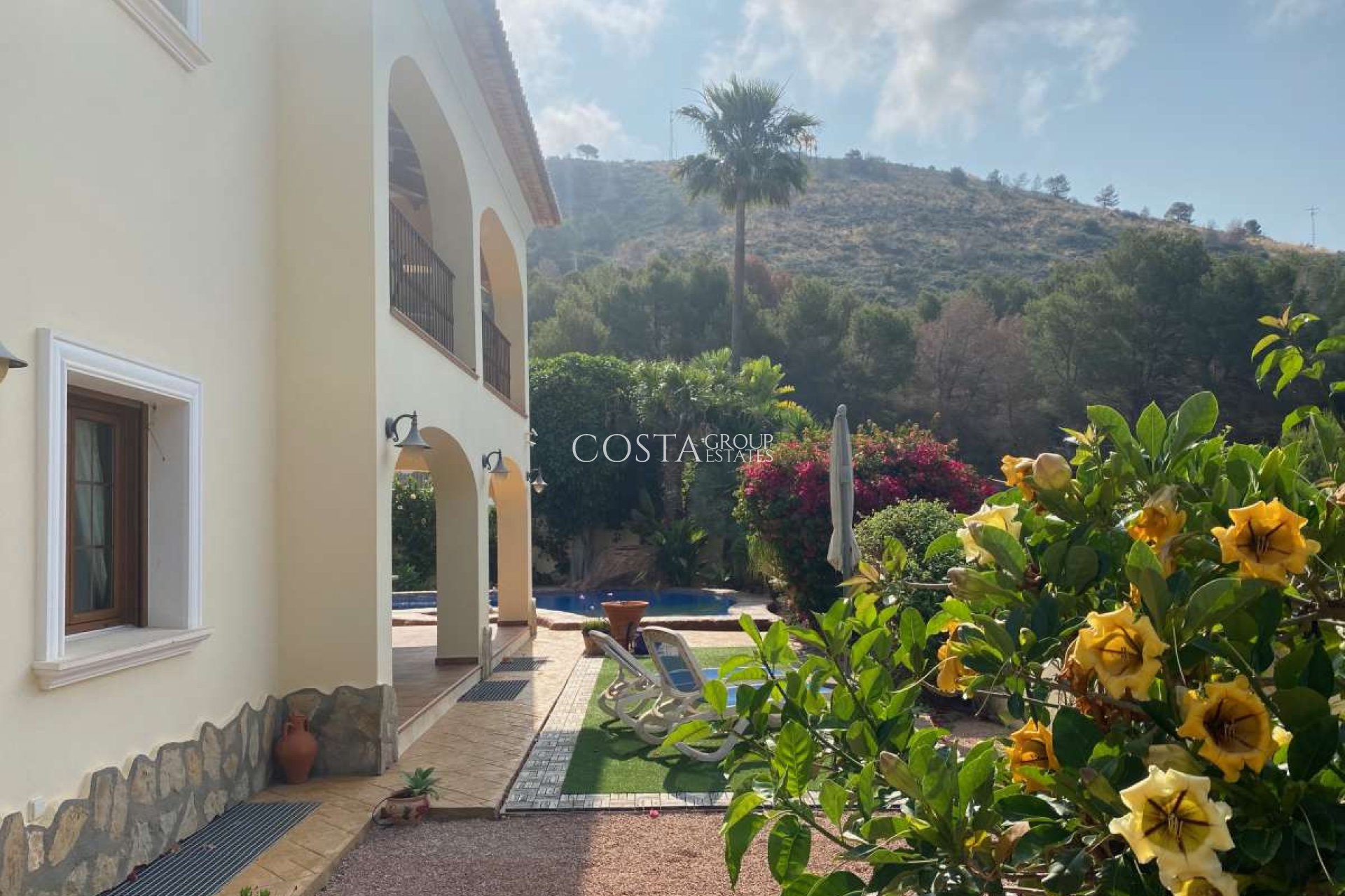 Odsprzedaż - Willa -
Teulada - Moraira