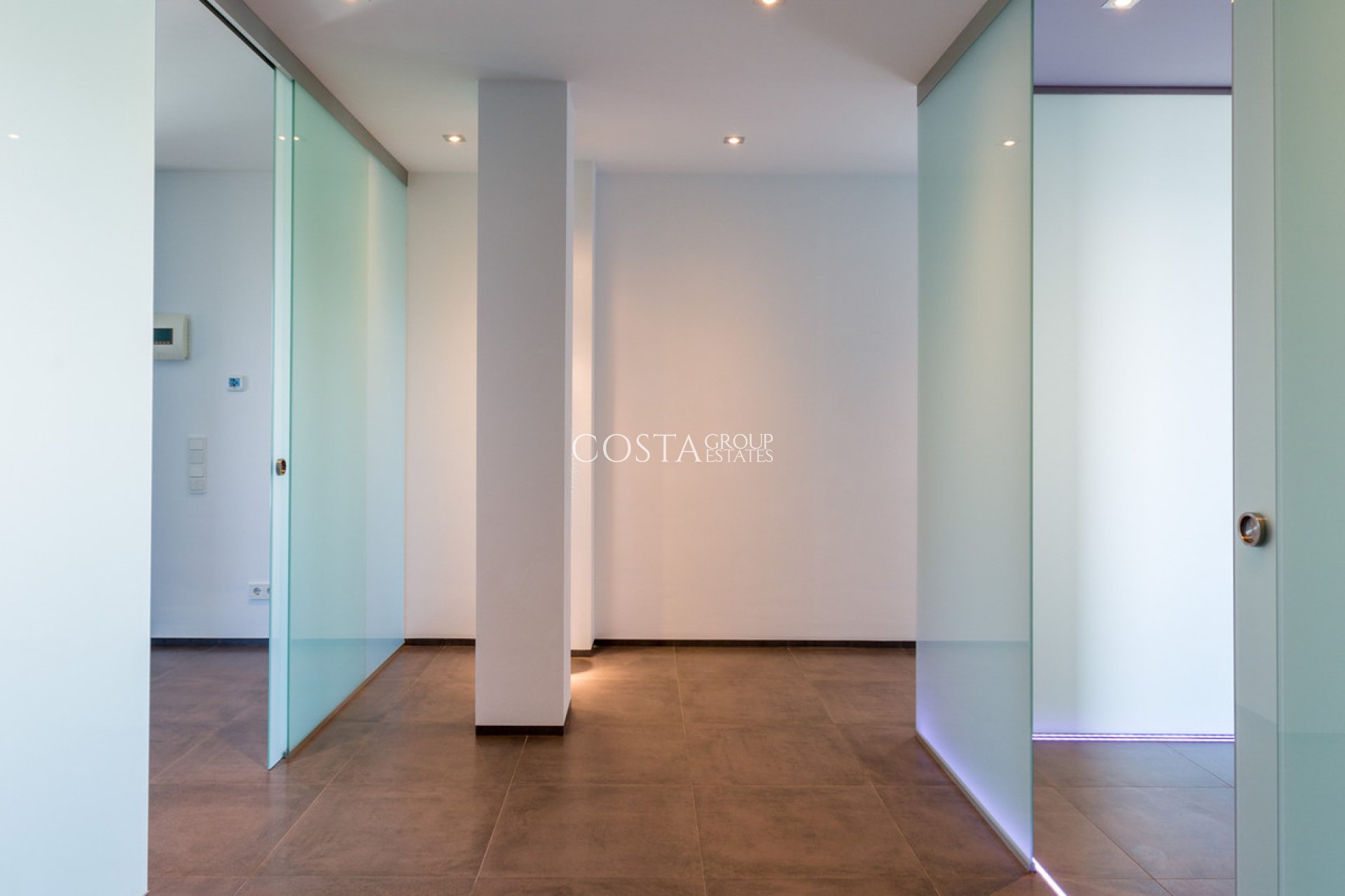 Odsprzedaż - Willa -
Teulada - Moraira