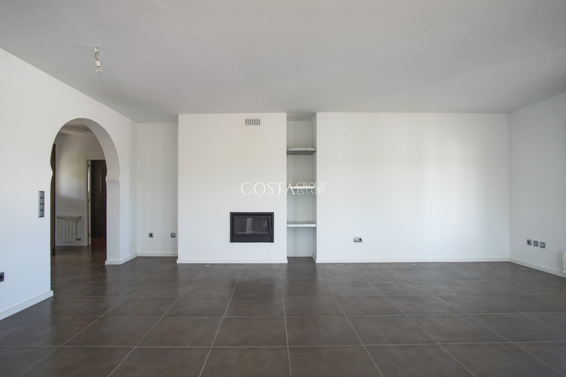 Odsprzedaż - Willa -
Teulada - Moraira