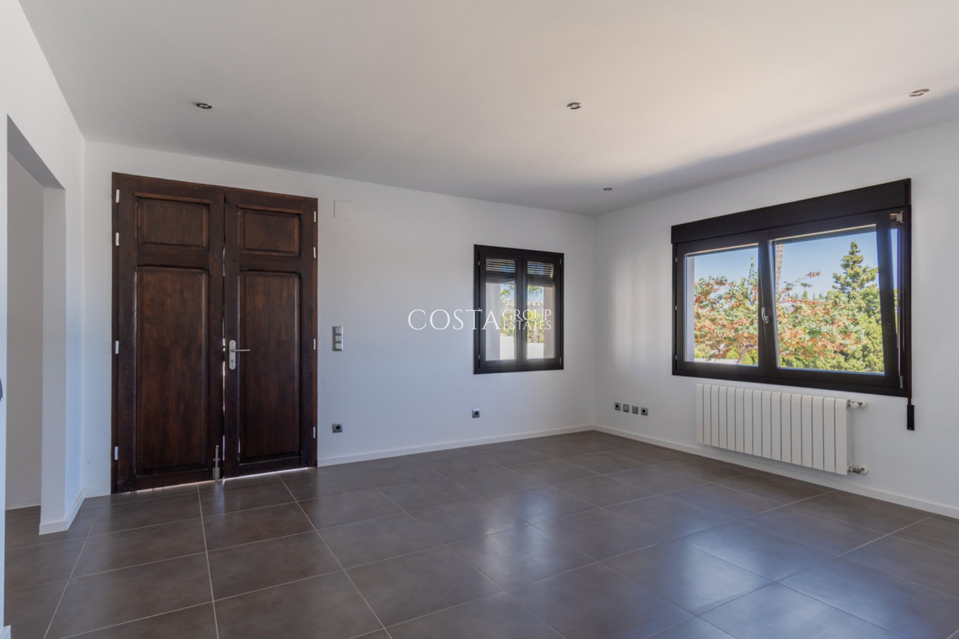 Odsprzedaż - Willa -
Teulada - Moraira