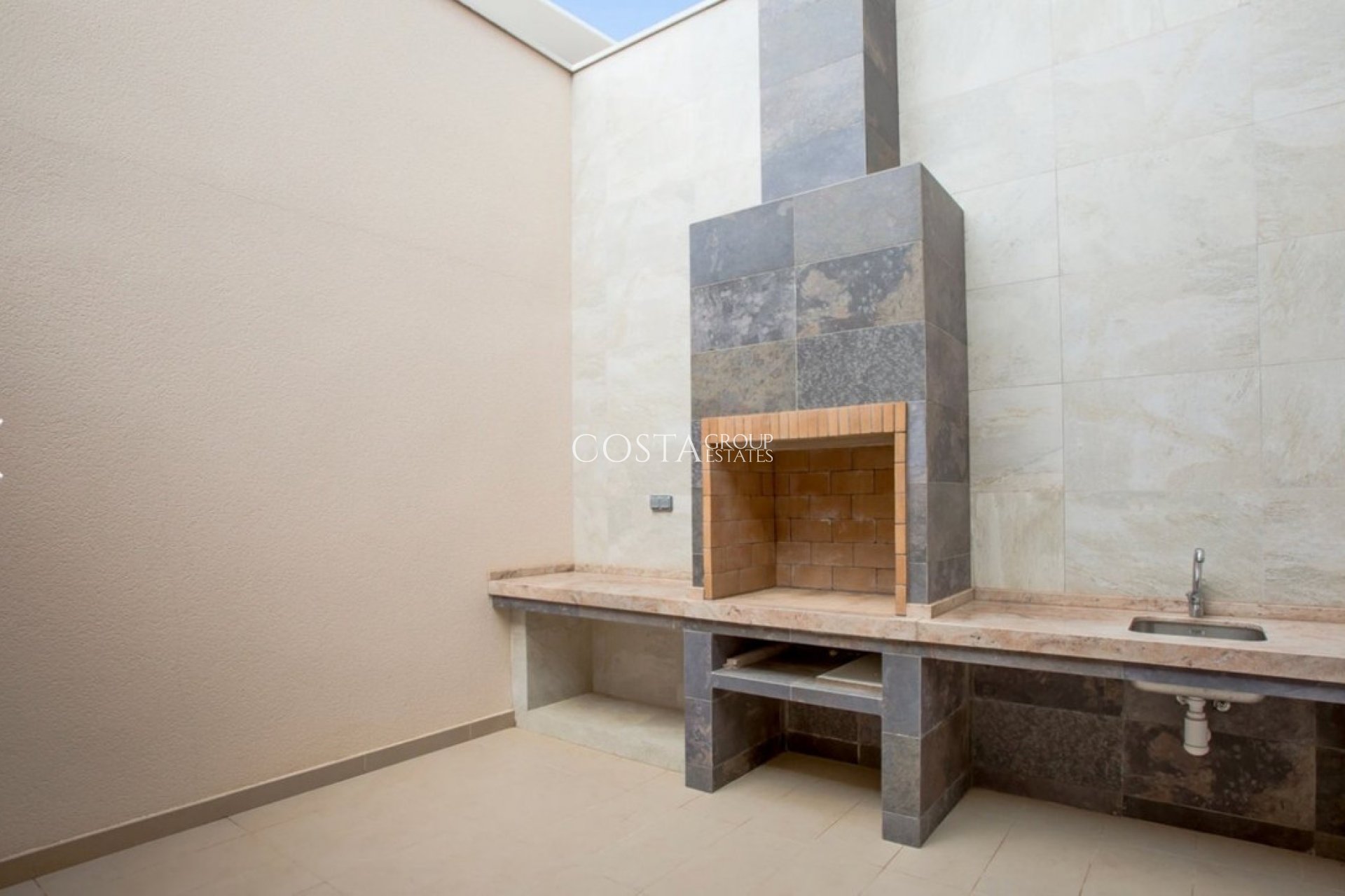 Odsprzedaż - Willa -
Teulada - Moraira