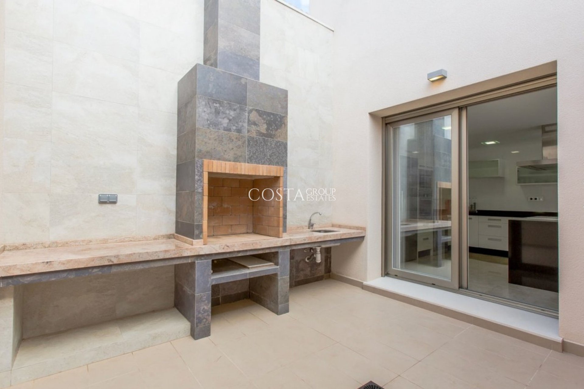 Odsprzedaż - Willa -
Teulada - Moraira