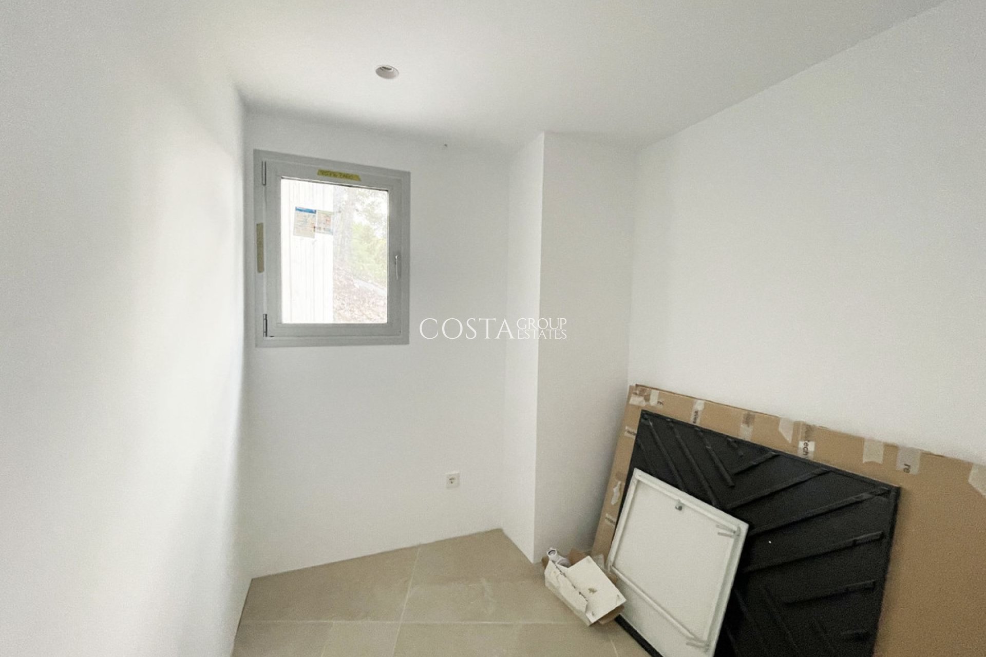 Odsprzedaż - Willa -
Teulada - Moraira