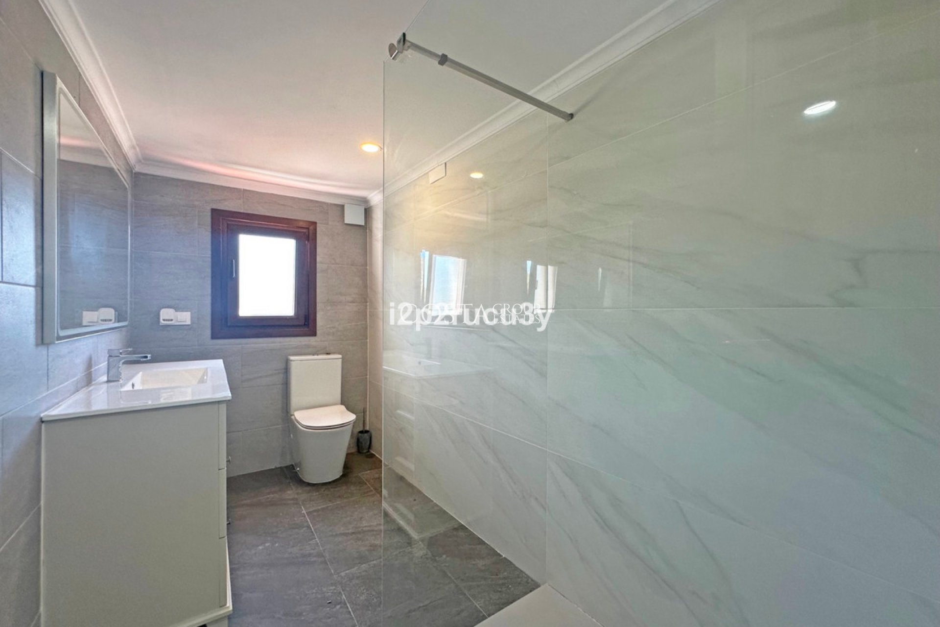 Odsprzedaż - Willa -
Teulada - Moraira