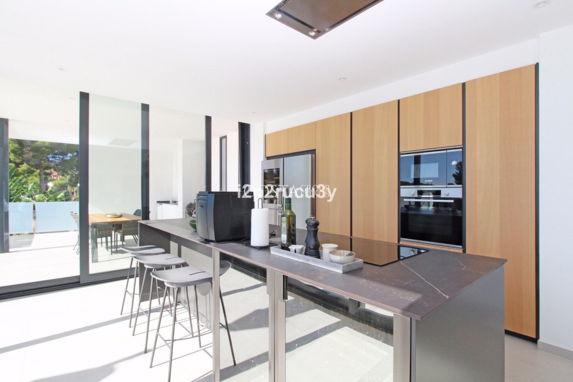 Odsprzedaż - Willa -
Teulada - Moraira