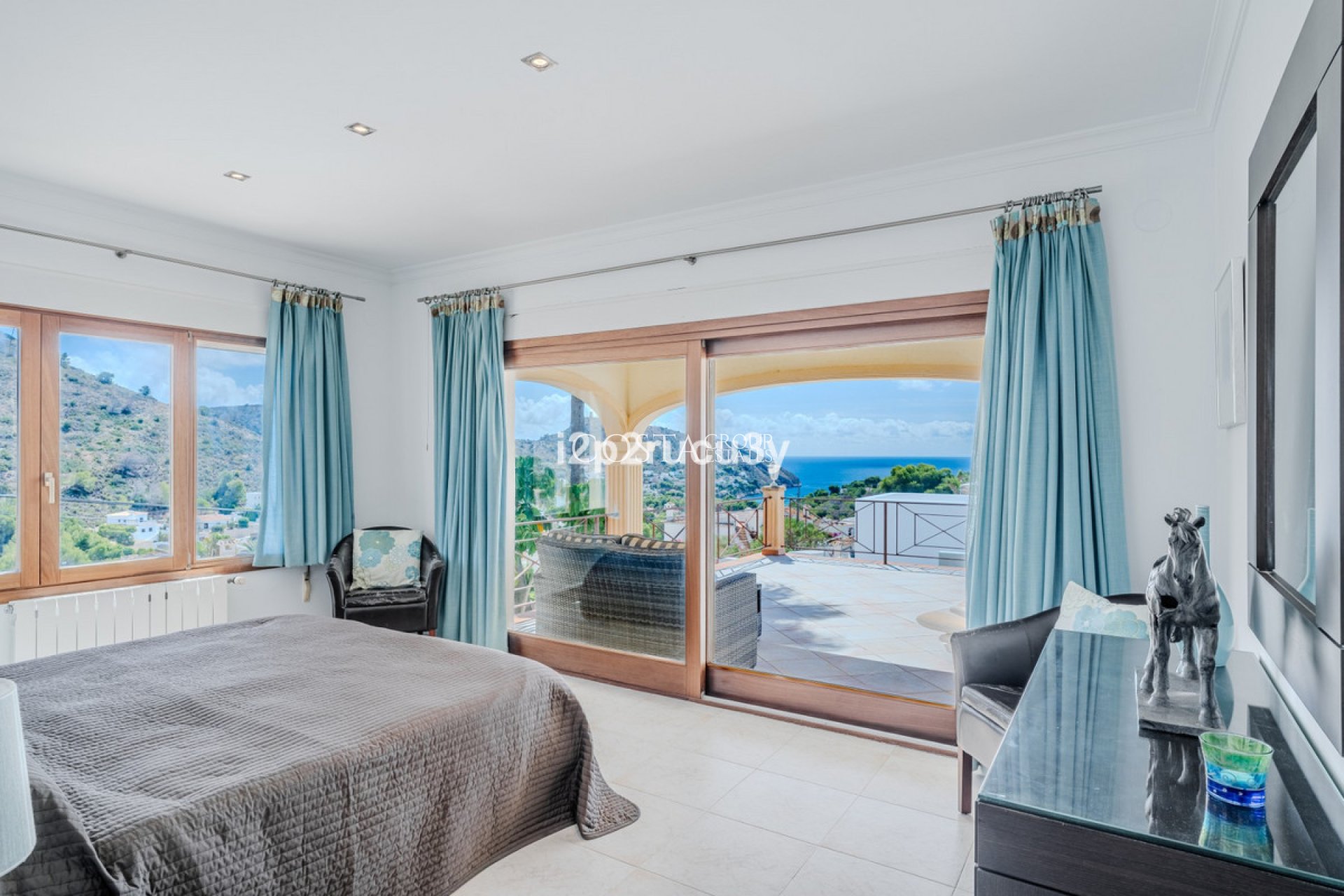 Odsprzedaż - Willa -
Teulada - Moraira