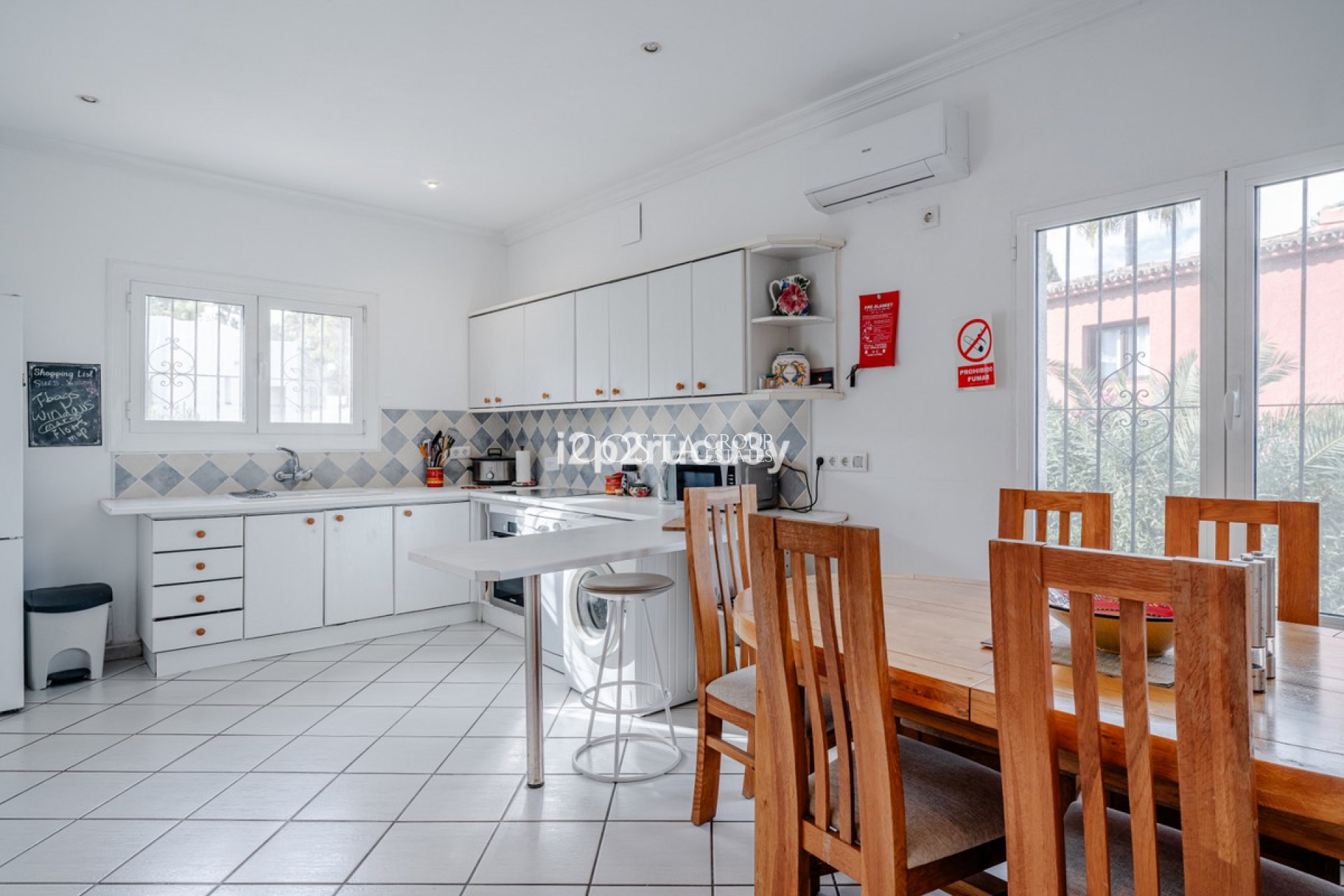 Odsprzedaż - Willa -
Teulada - Moraira