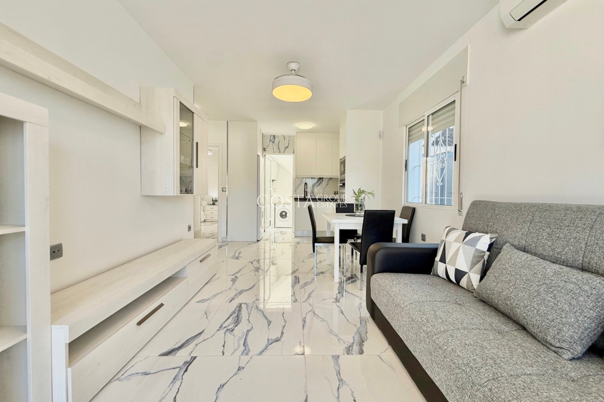 Odsprzedaż - Willa -
Torrevieja - El Chaparral