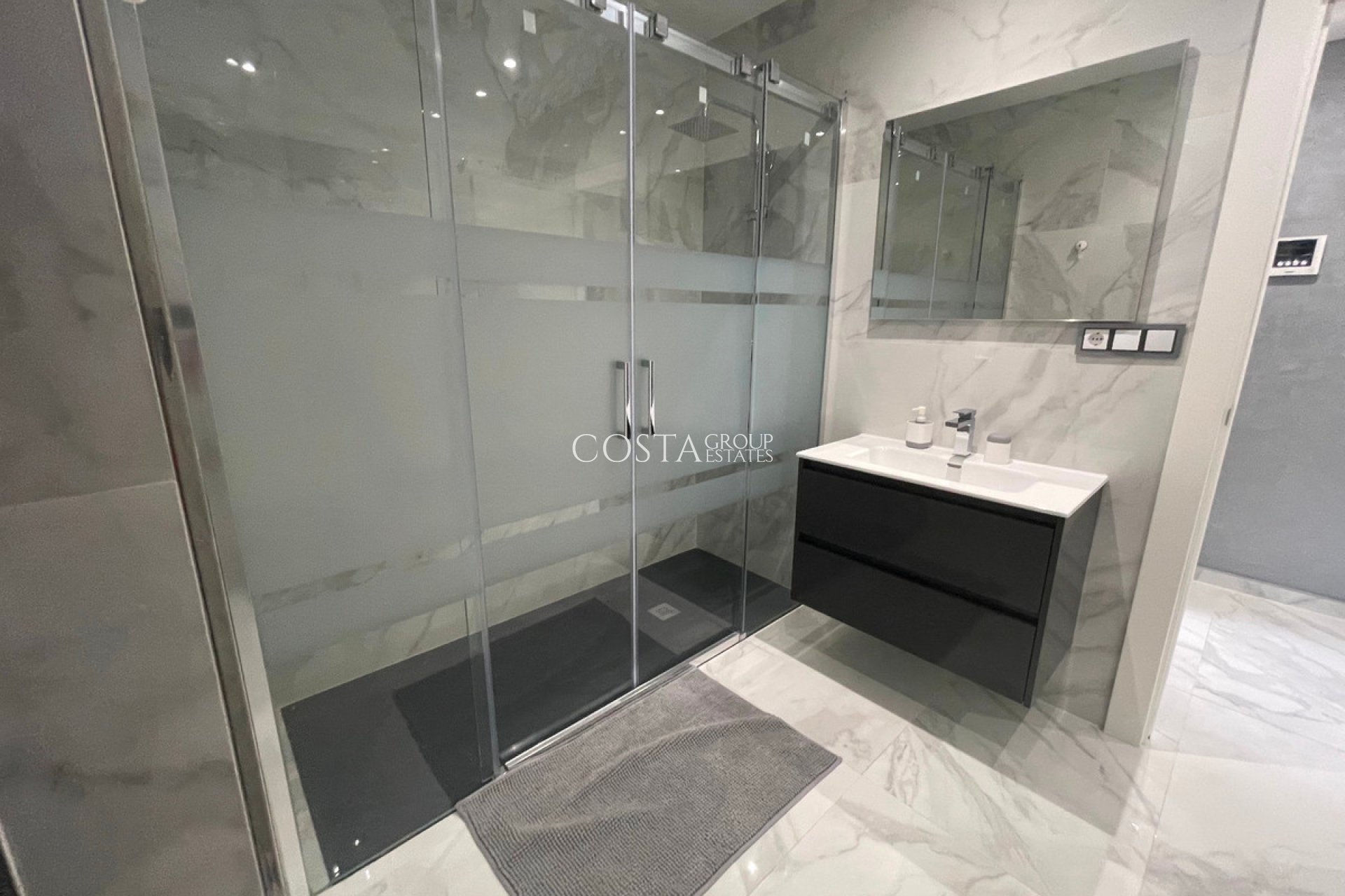 Odsprzedaż - Willa -
Torrevieja - La Mata