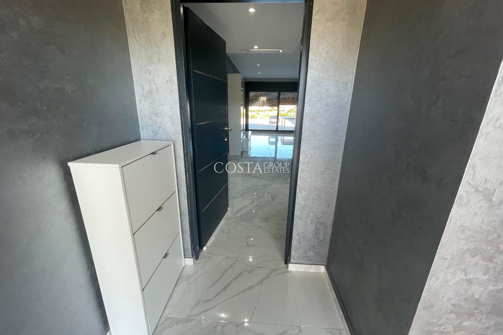 Odsprzedaż - Willa -
Torrevieja - La Mata