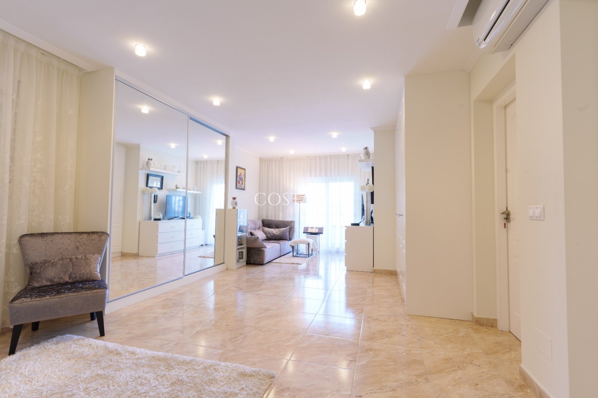 Odsprzedaż - Willa -
Torrevieja - Los Balcones