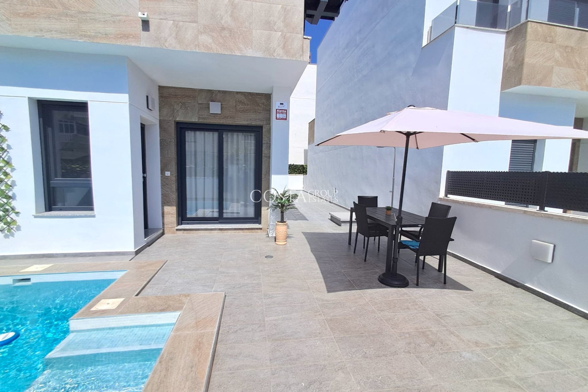 Odsprzedaż - Willa -
Torrevieja - Torrevieja Centro
