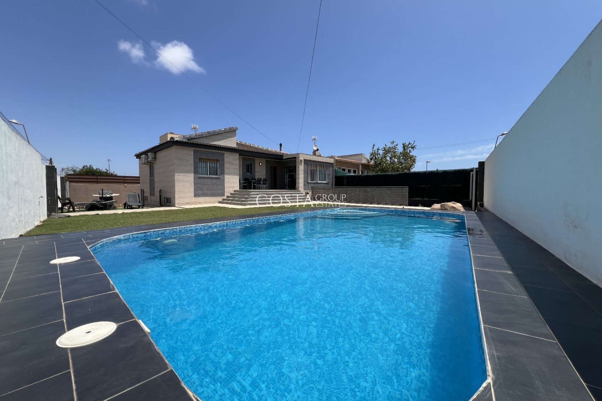 Odsprzedaż - Willa -
Torrevieja - Torrevieja Centro