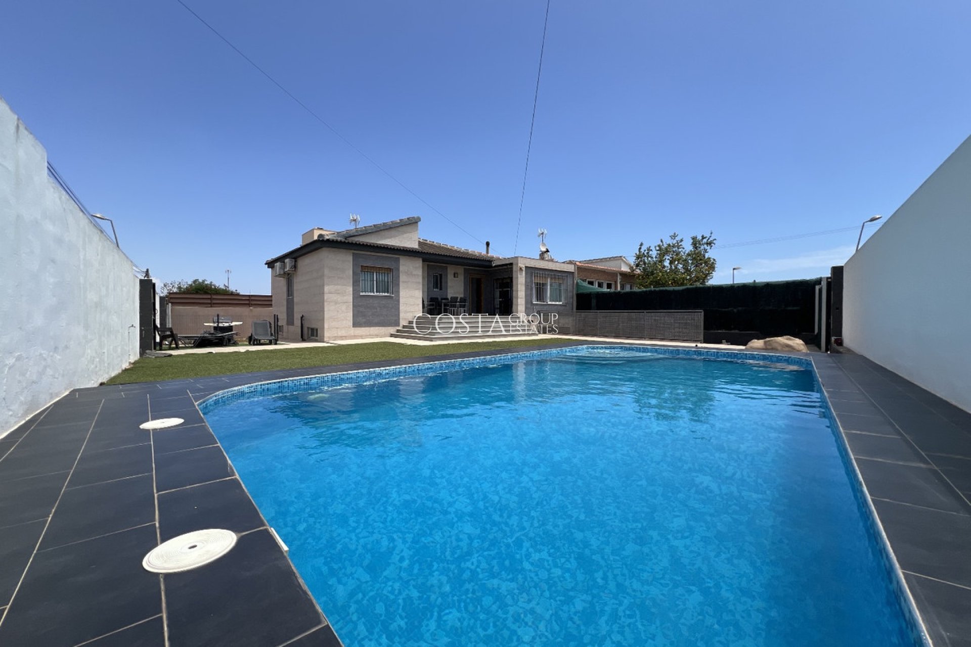 Odsprzedaż - Willa -
Torrevieja - Torrevieja Centro