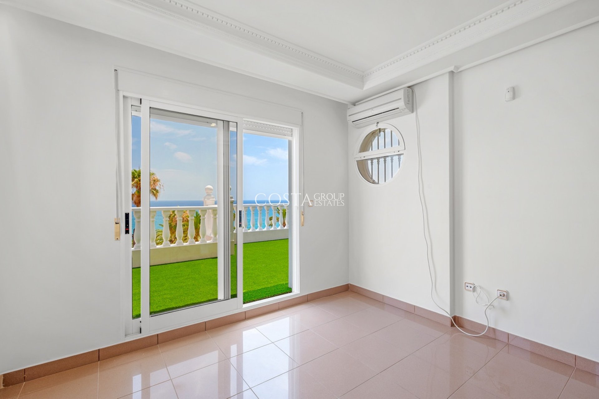 Odsprzedaż - Willa -
Torrevieja - Torrevieja Centro