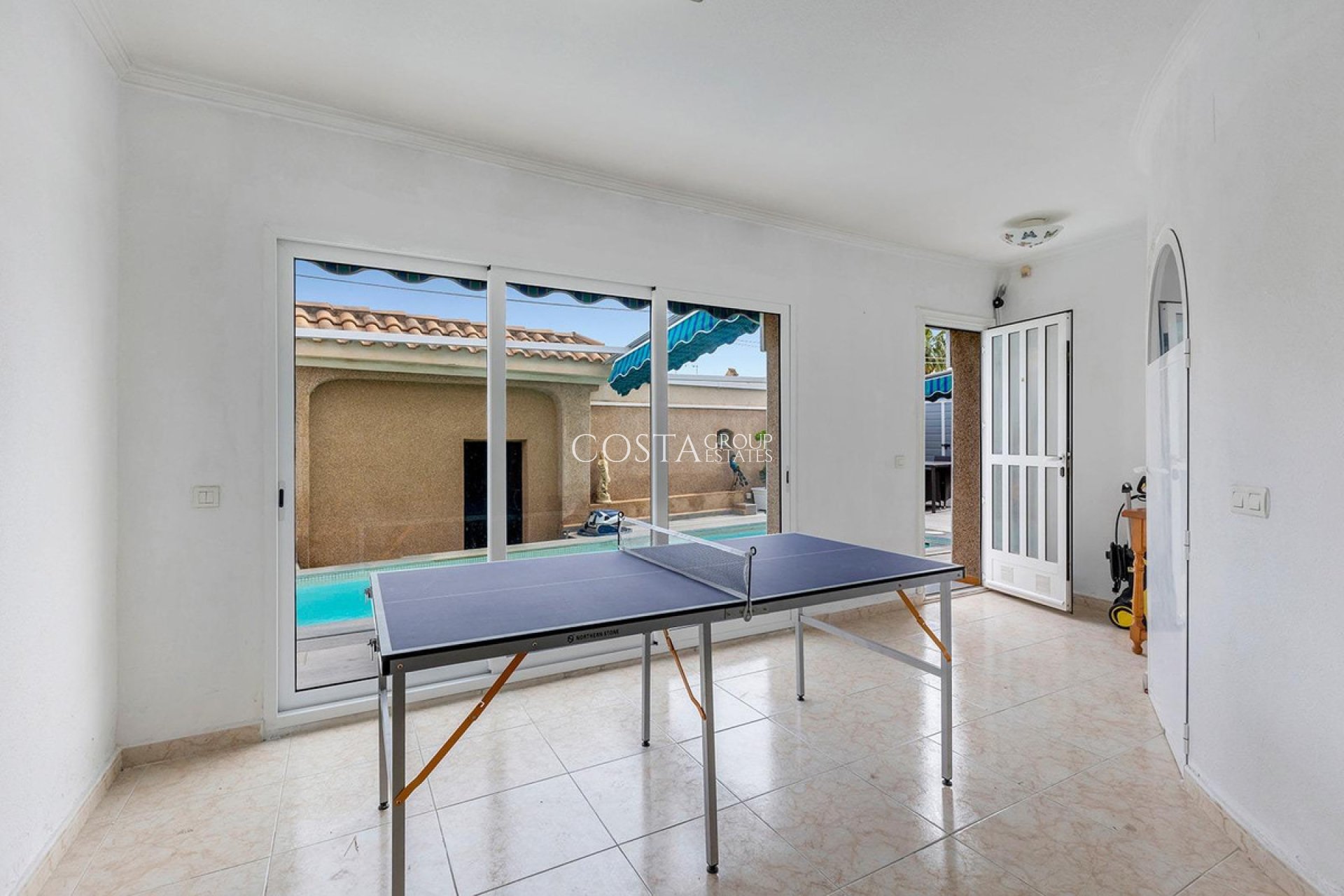 Odsprzedaż - Willa -
Torrevieja - Torrevieja Centro
