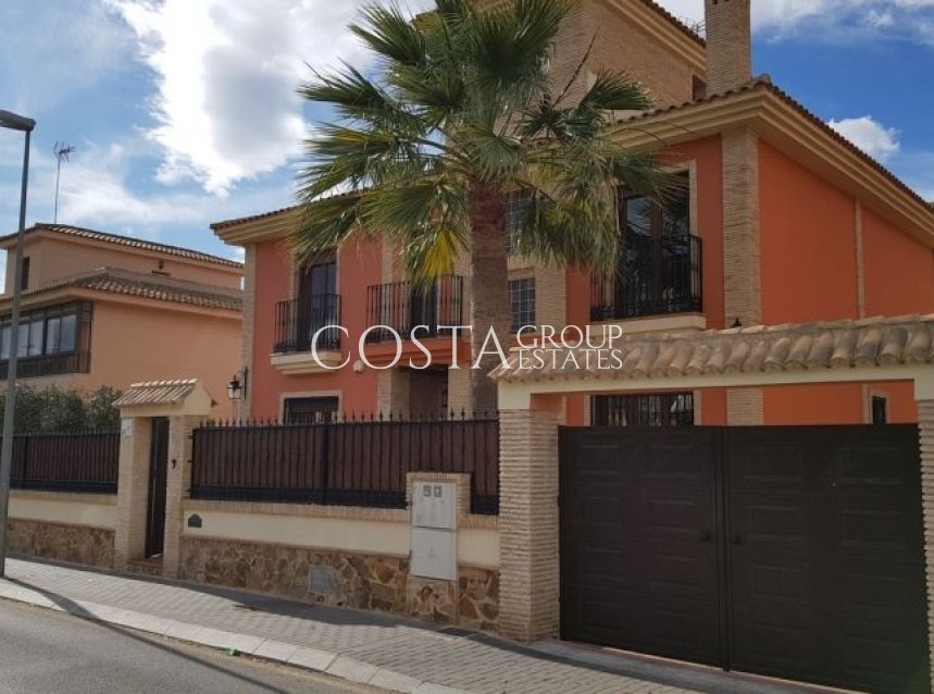 Odsprzedaż - Willa -
Torrevieja - Torrevieja Centro