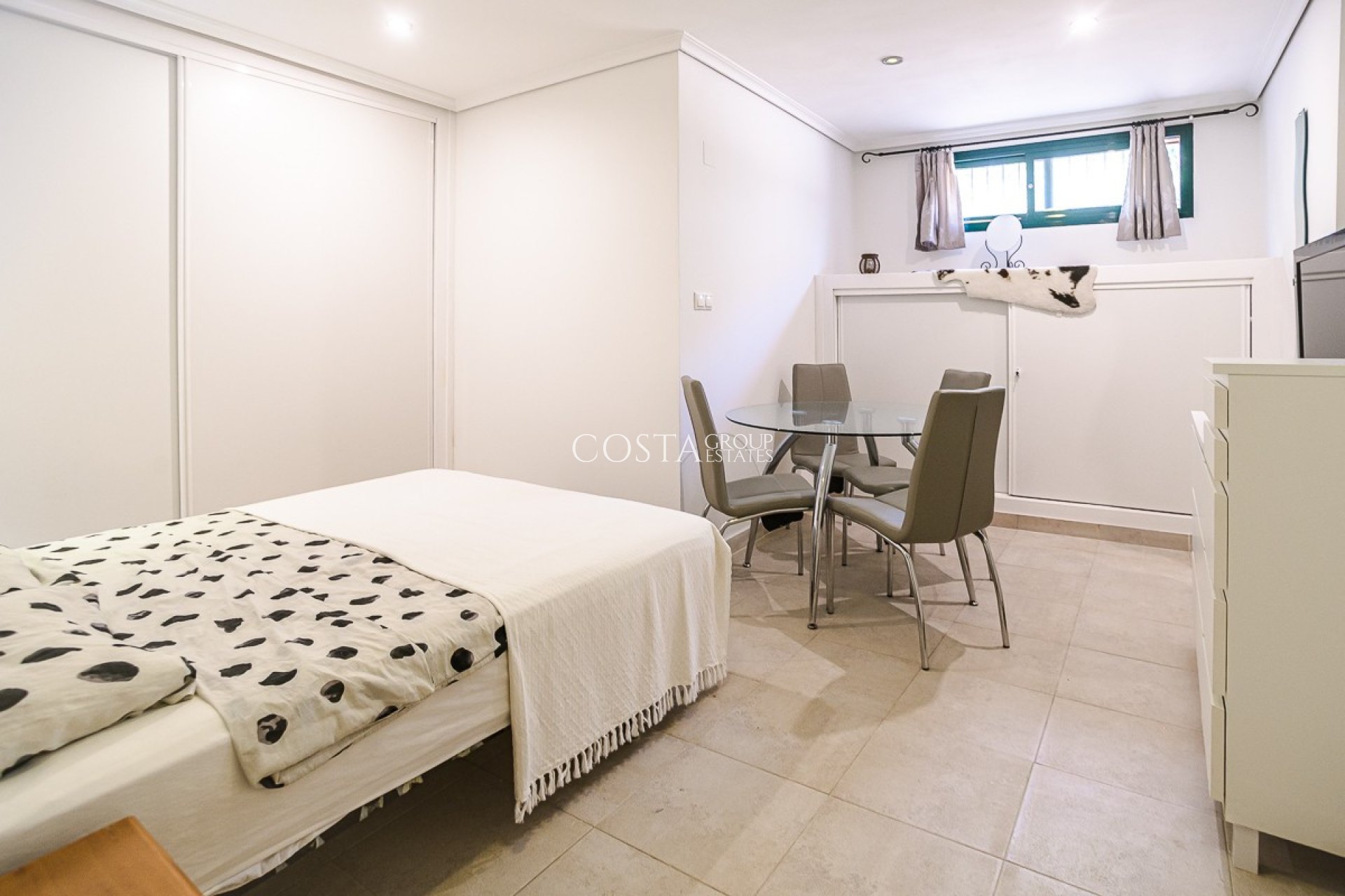 Odsprzedaż - Willa -
Torrevieja - Torrevieja Centro