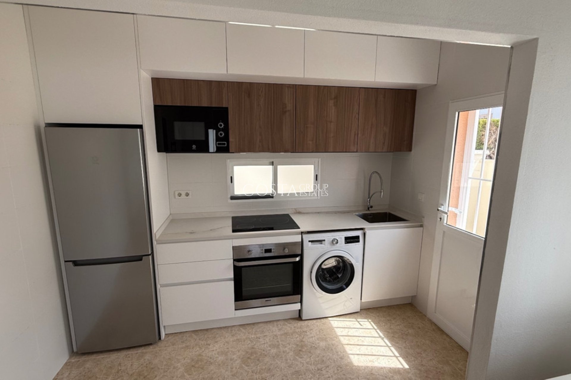 Odsprzedaż - Willa -
Torrevieja