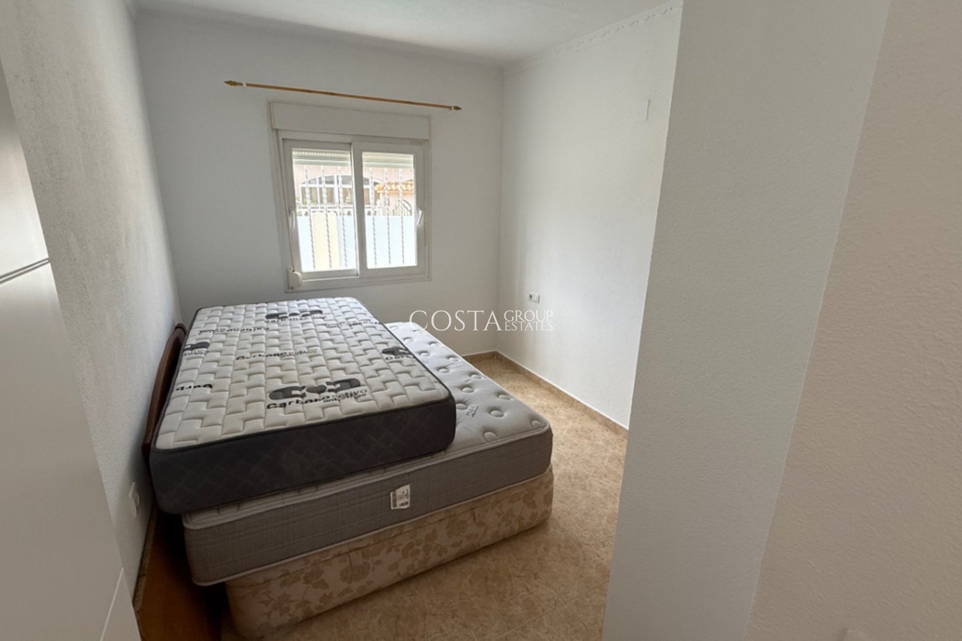 Odsprzedaż - Willa -
Torrevieja