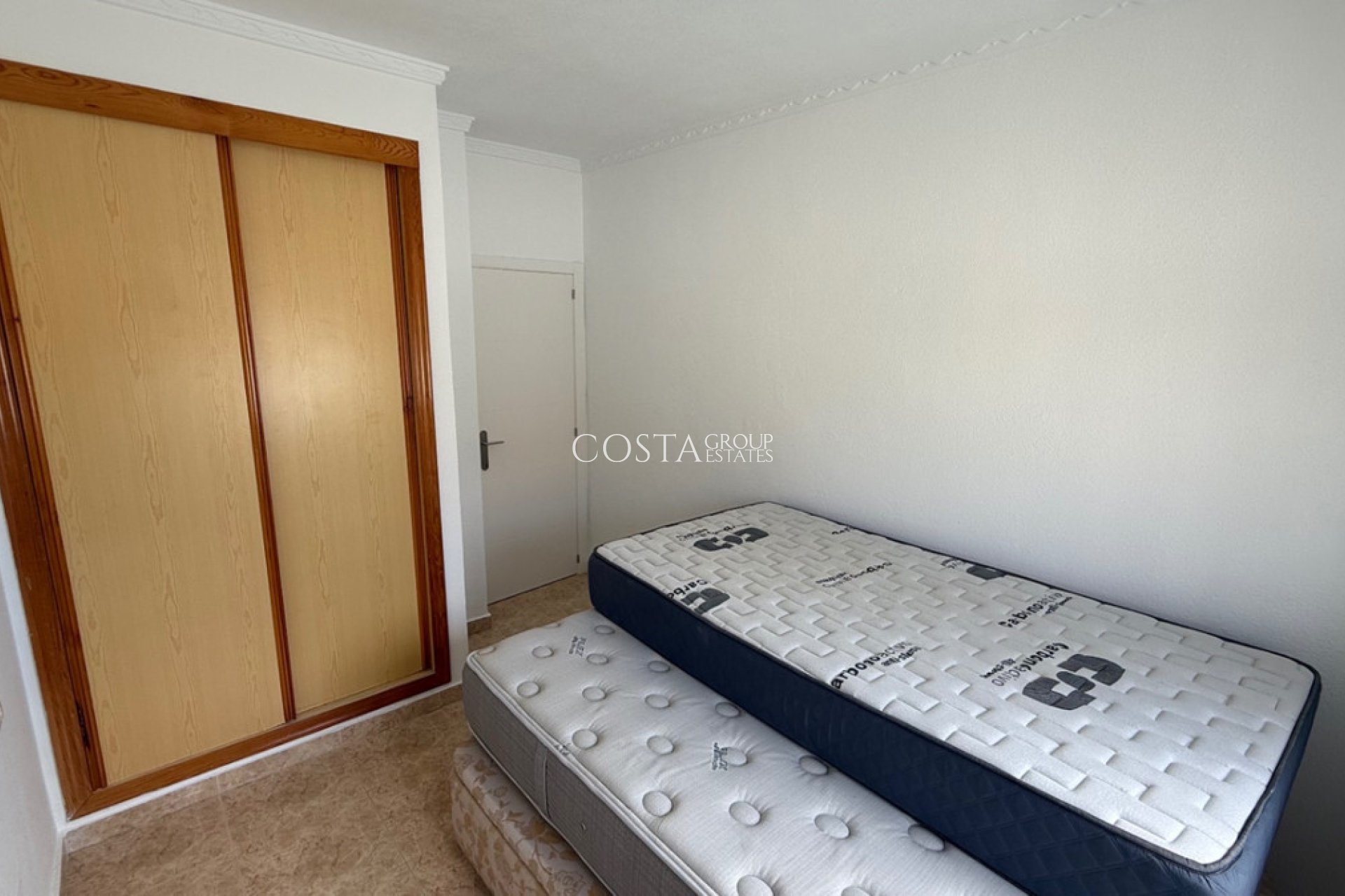 Odsprzedaż - Willa -
Torrevieja