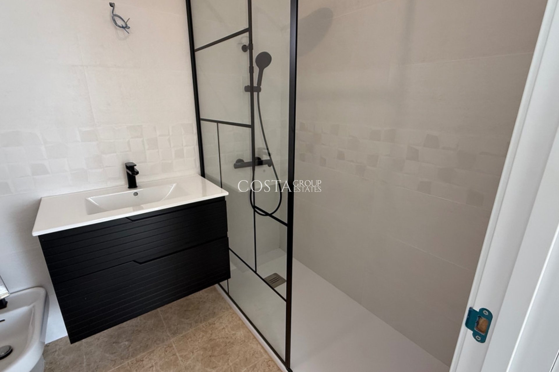 Odsprzedaż - Willa -
Torrevieja