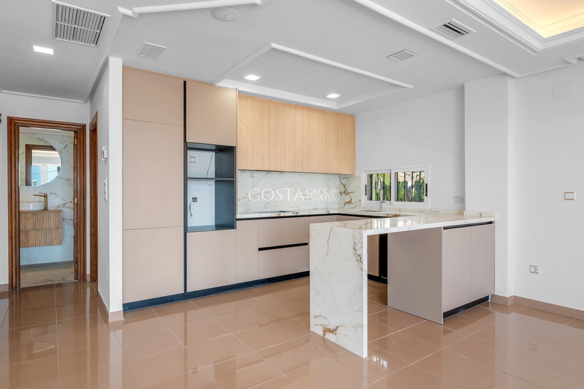 Odsprzedaż - Willa -
Torrevieja