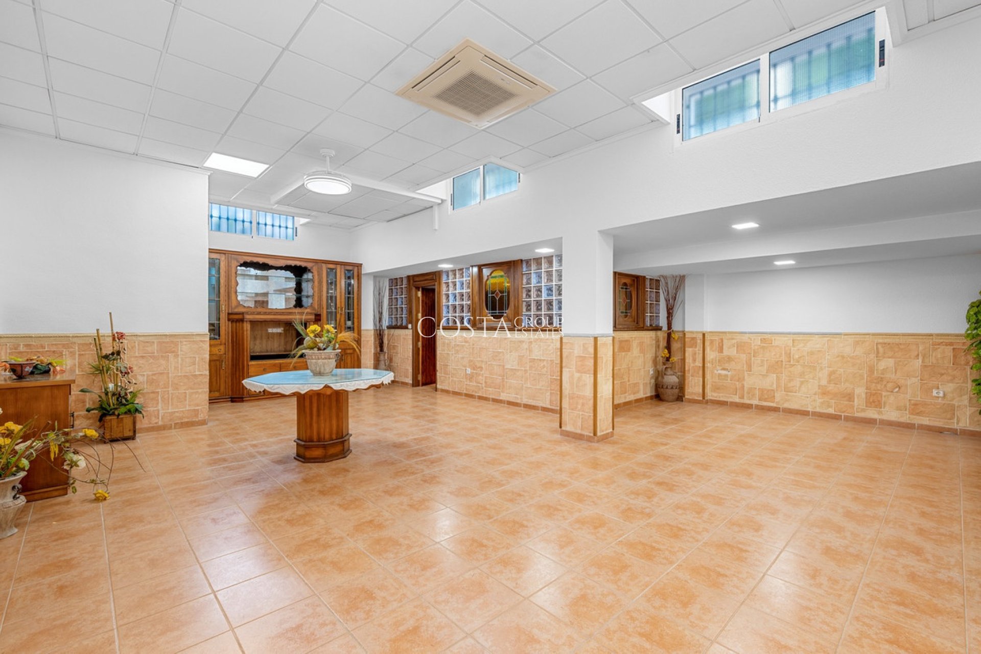 Odsprzedaż - Willa -
Torrevieja