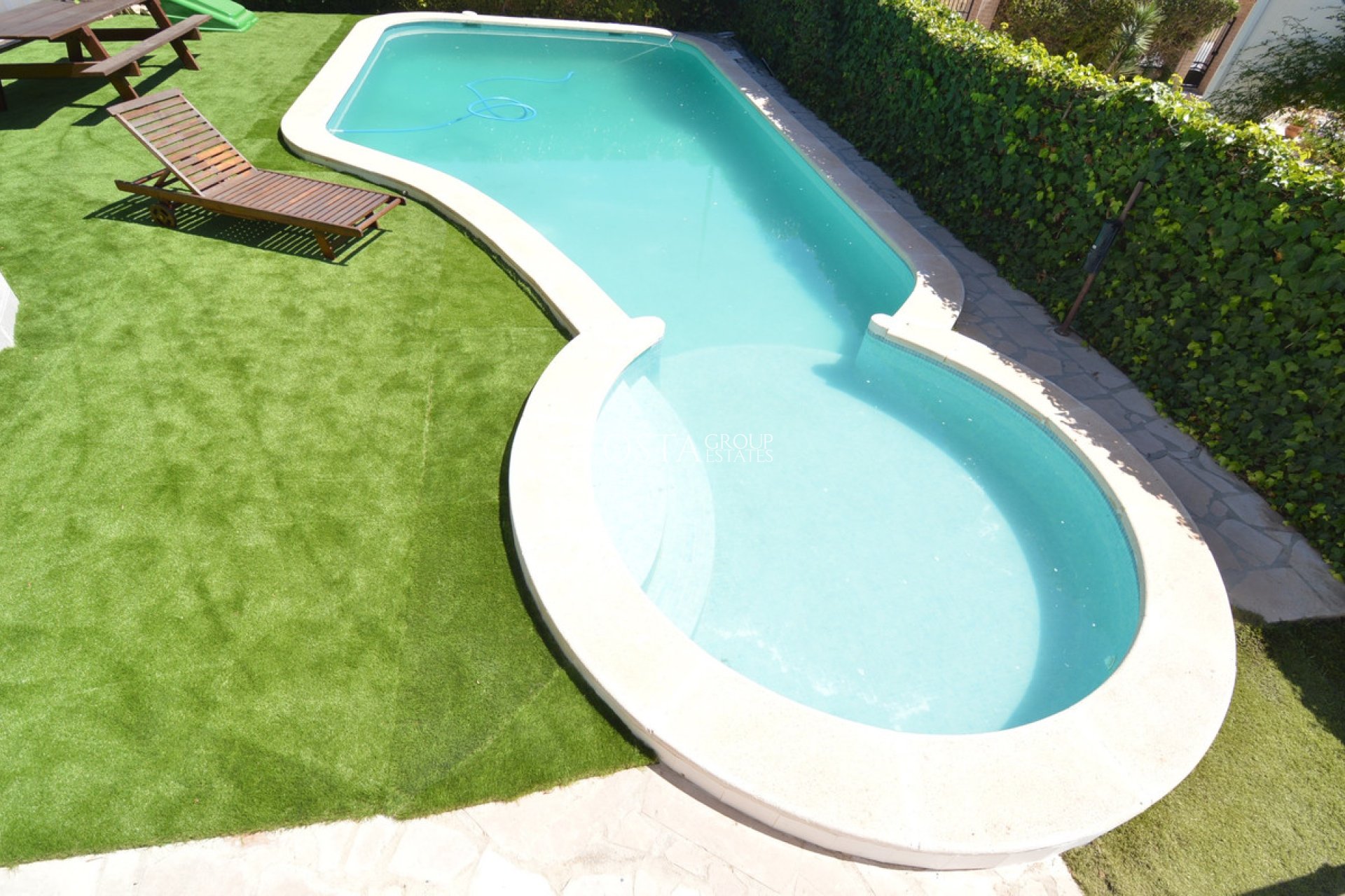 Odsprzedaż - Willa -
Torrevieja