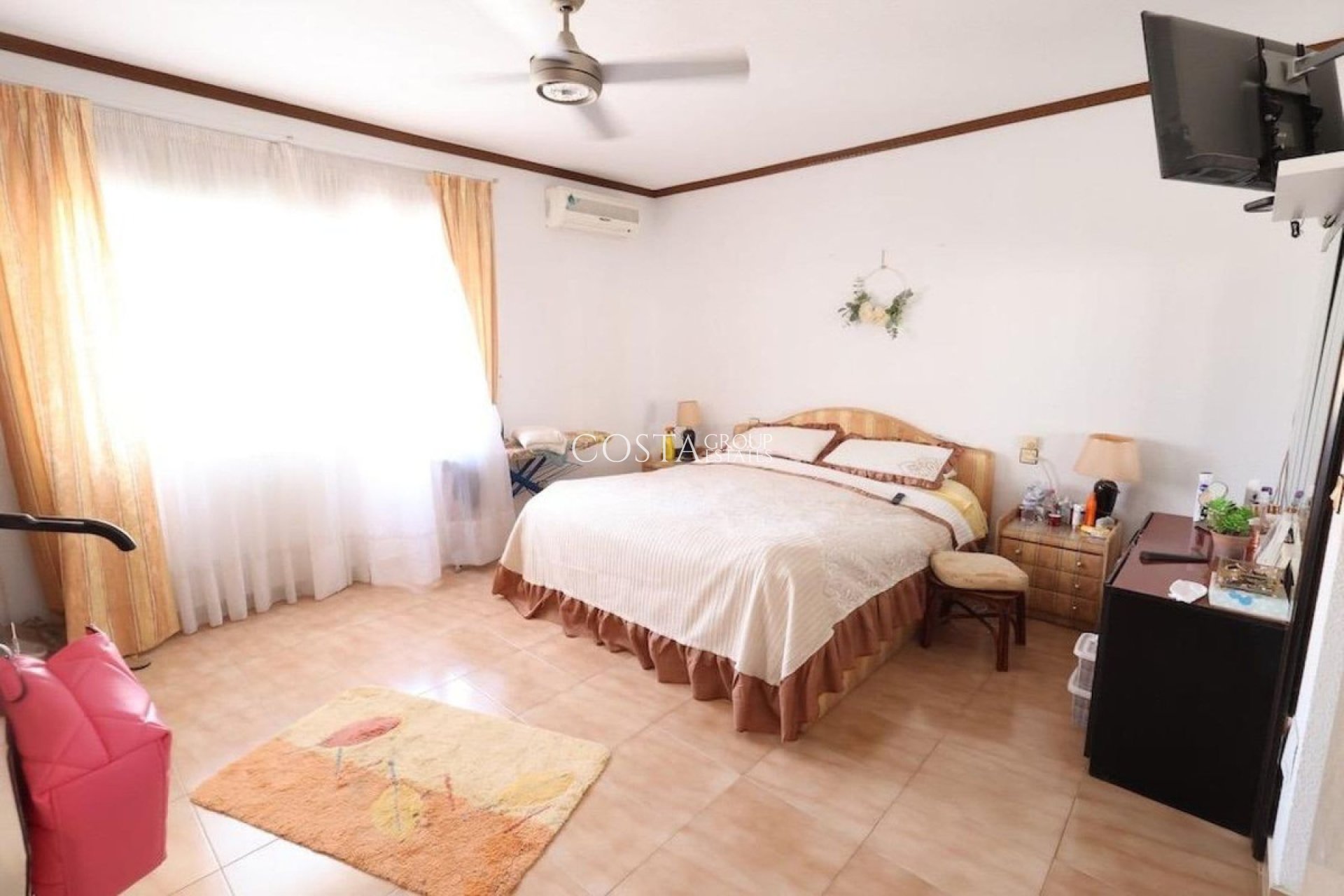 Odsprzedaż - Willa -
Torrevieja