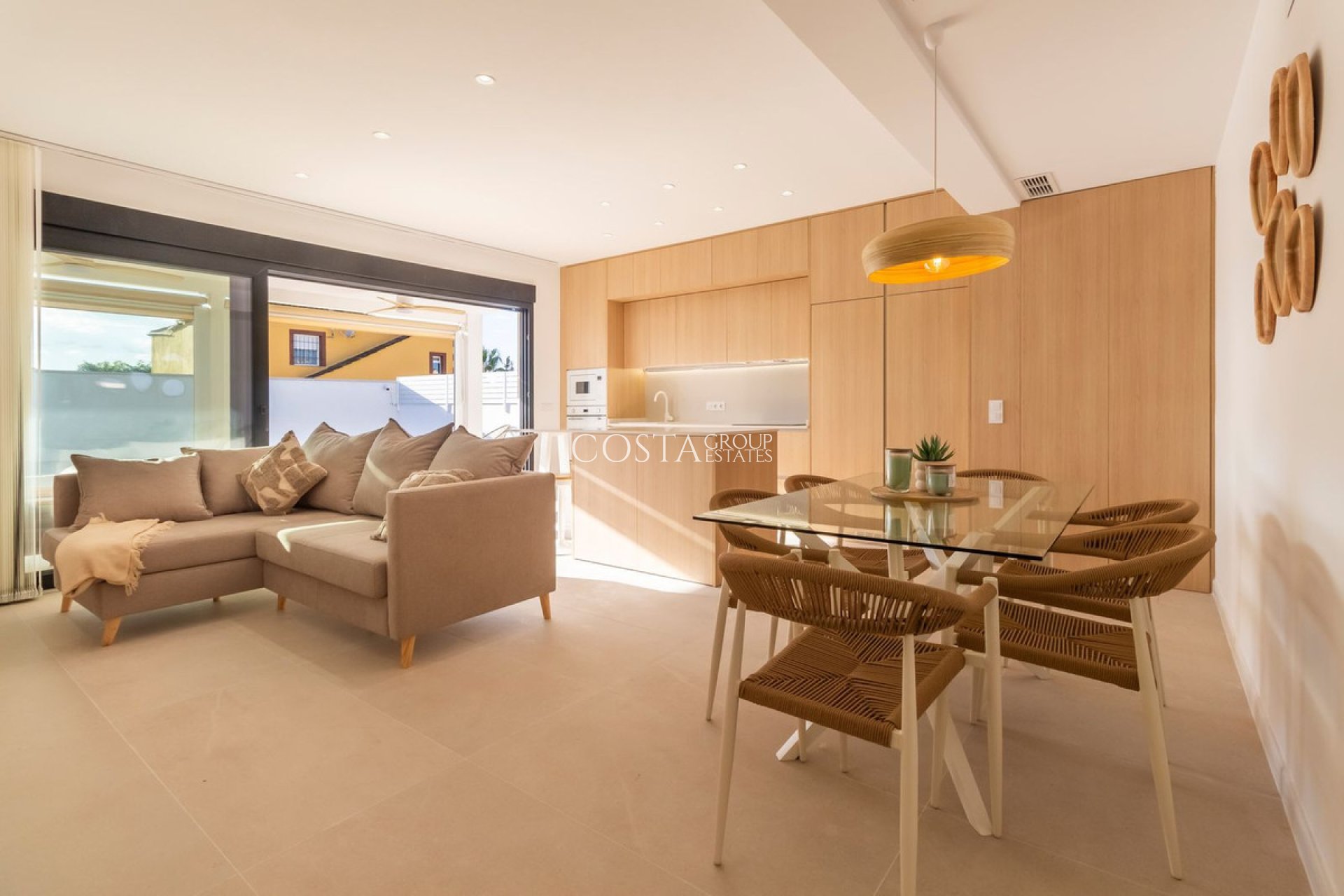 Odsprzedaż - Willa -
Torrevieja