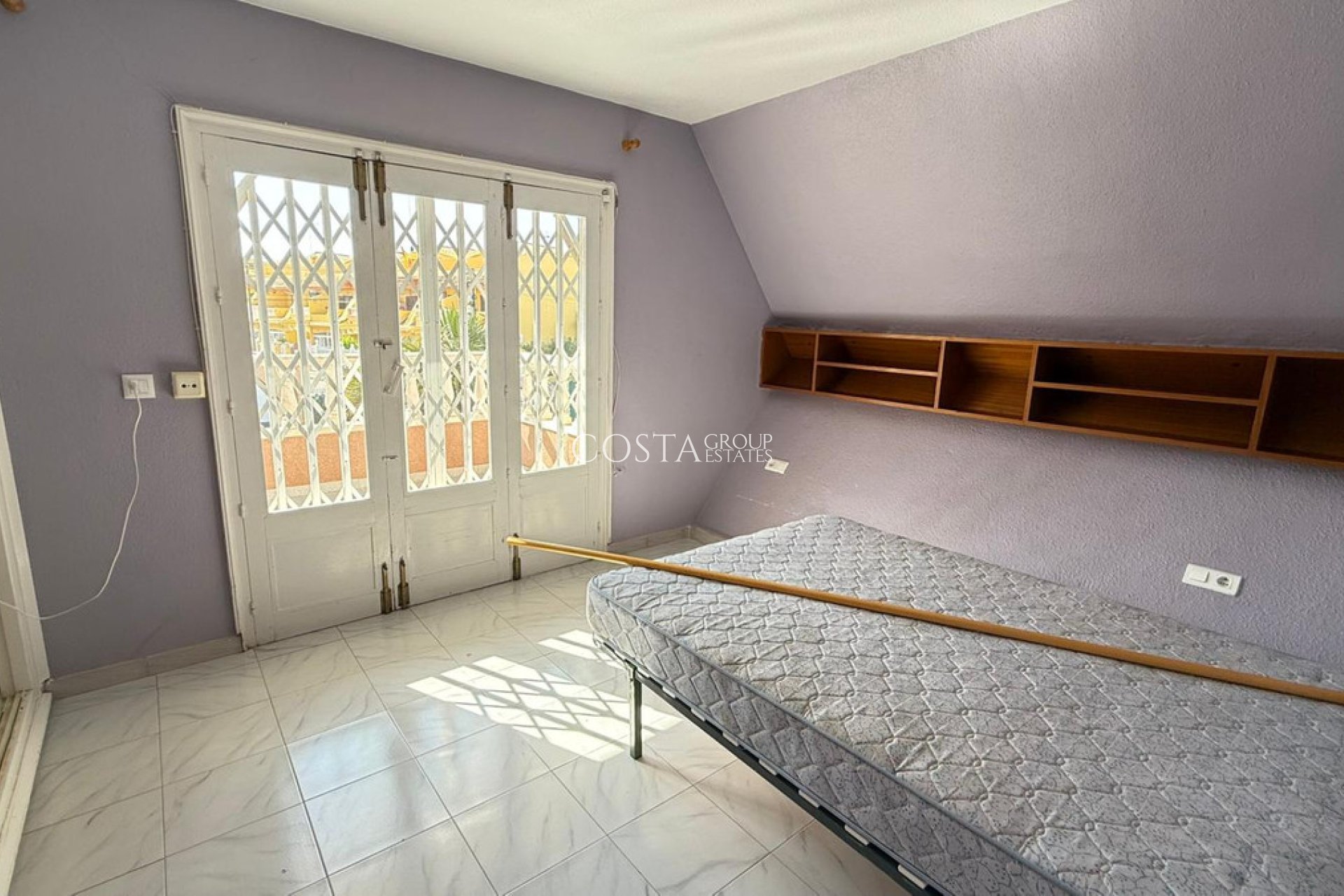 Odsprzedaż - Willa -
Torrevieja