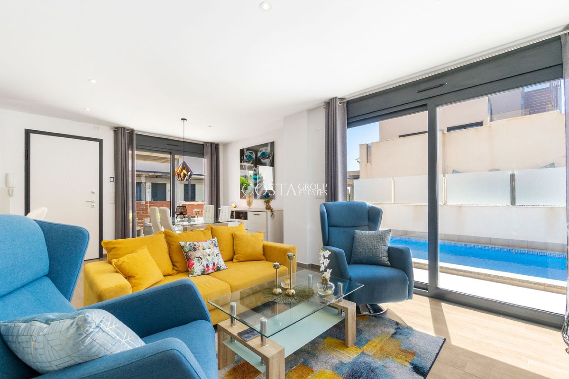 Odsprzedaż - Willa -
Torrevieja