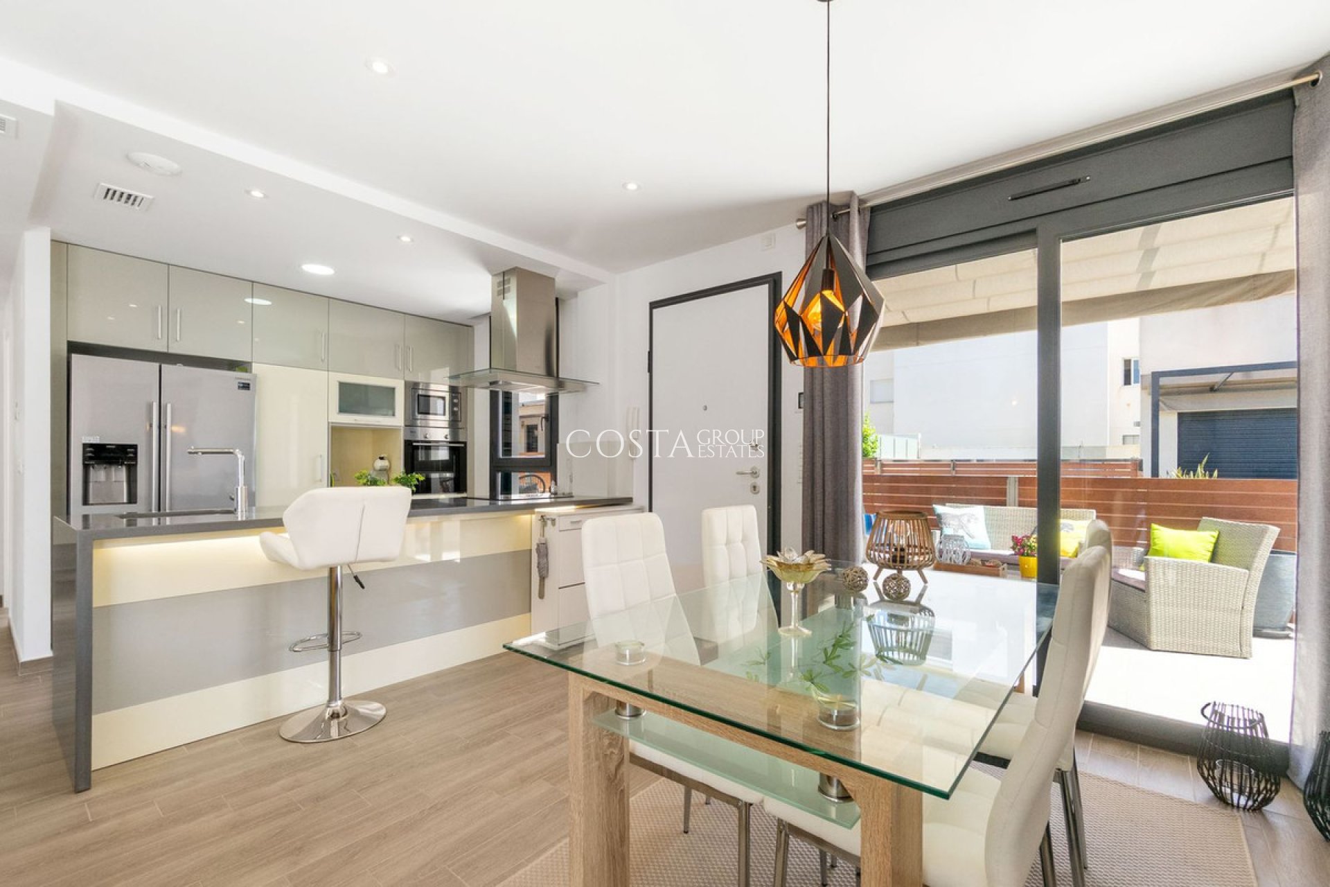 Odsprzedaż - Willa -
Torrevieja