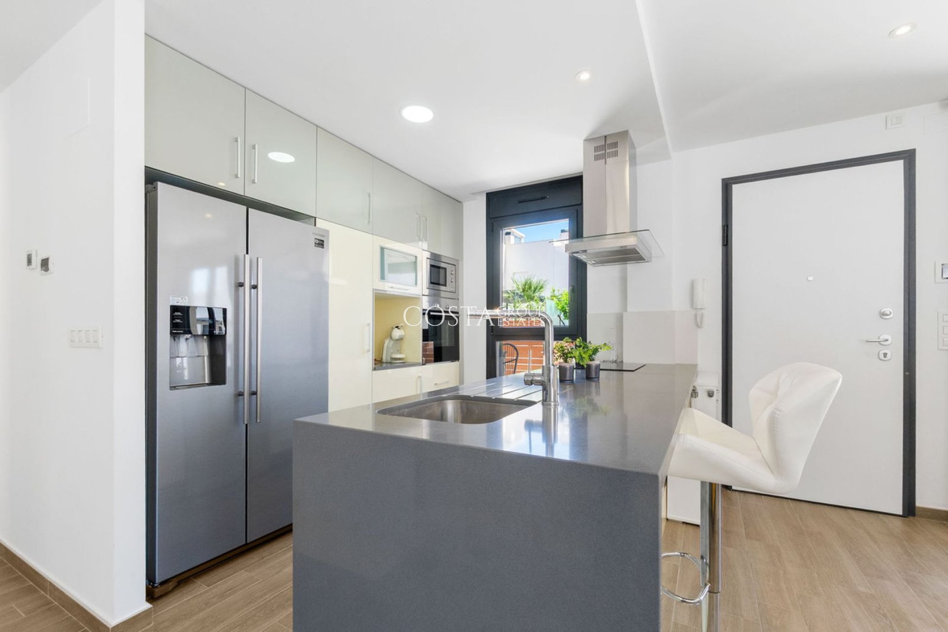 Odsprzedaż - Willa -
Torrevieja