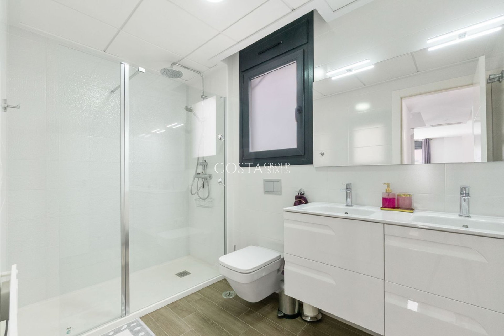 Odsprzedaż - Willa -
Torrevieja