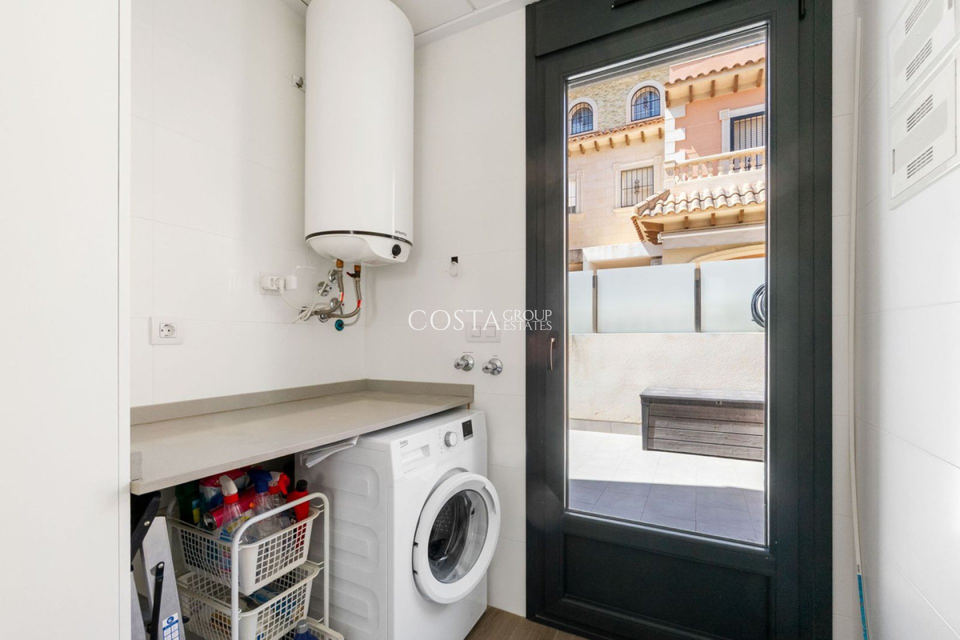 Odsprzedaż - Willa -
Torrevieja