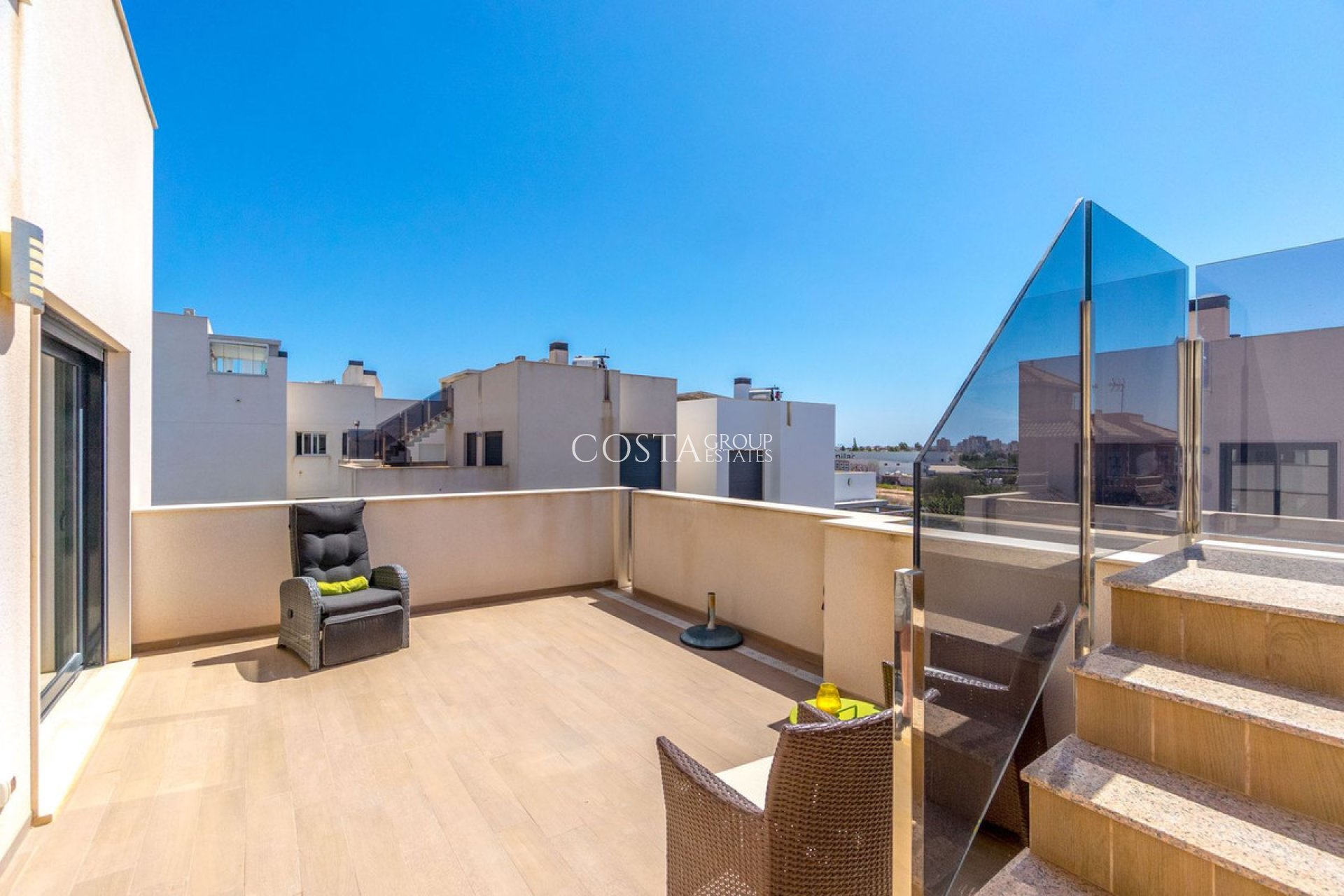 Odsprzedaż - Willa -
Torrevieja