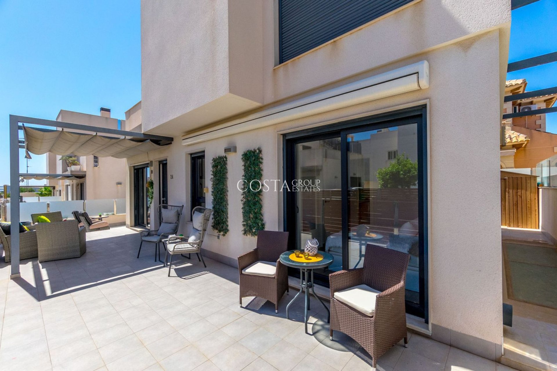 Odsprzedaż - Willa -
Torrevieja