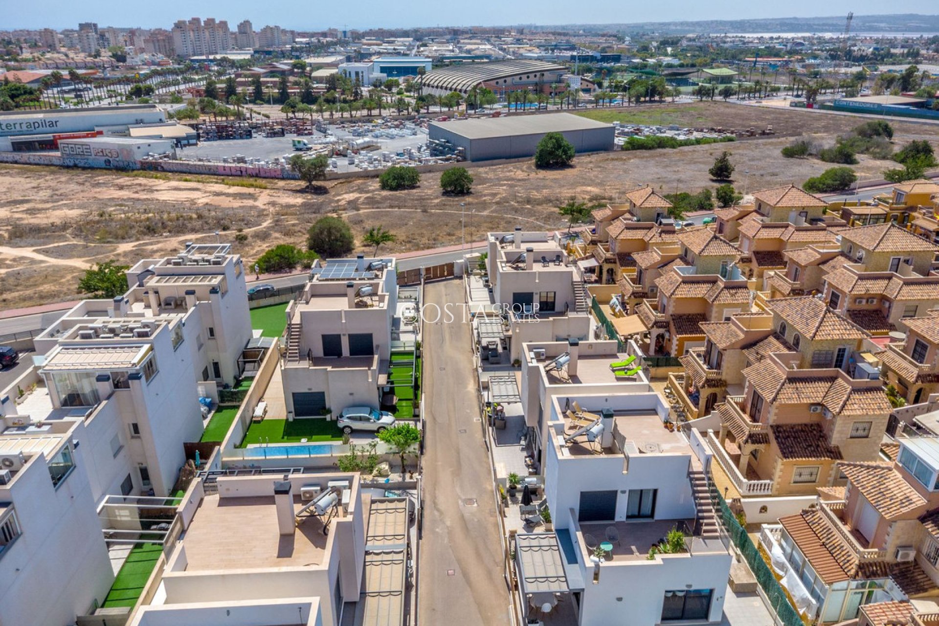 Odsprzedaż - Willa -
Torrevieja