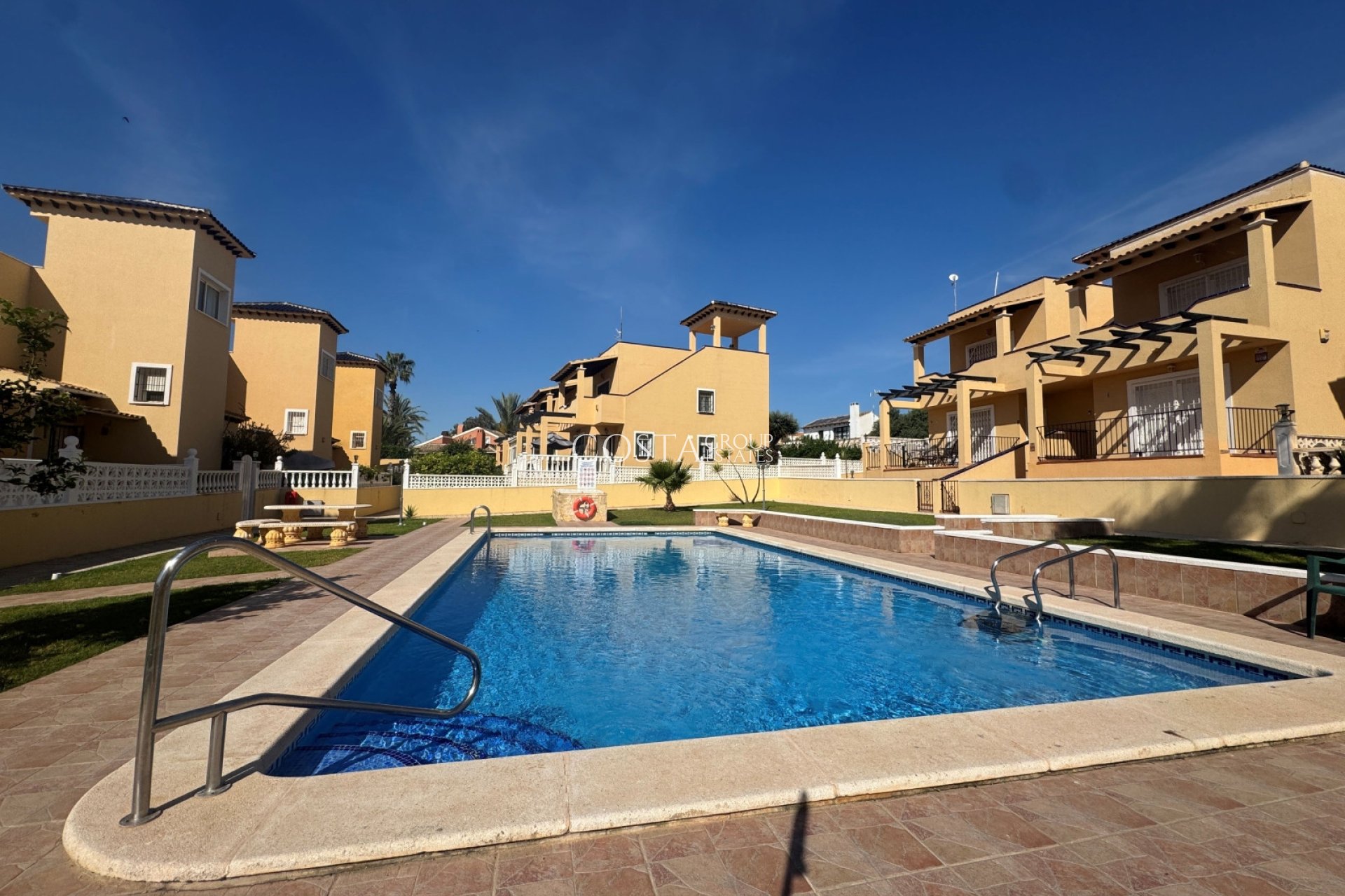 Odsprzedaż - Willa -
Villamartín - Lomas del Golf