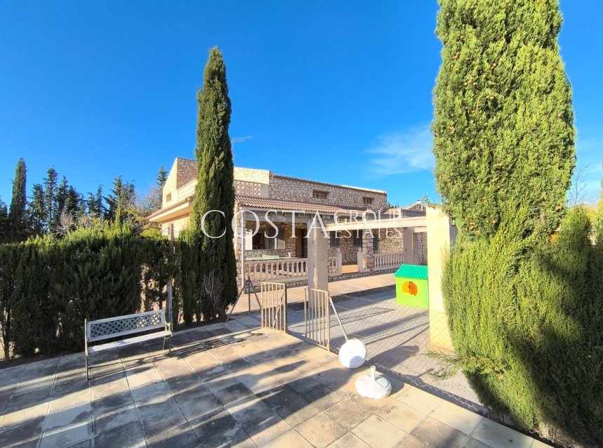 Odsprzedaż - Willa -
Yecla - Yecla Centro