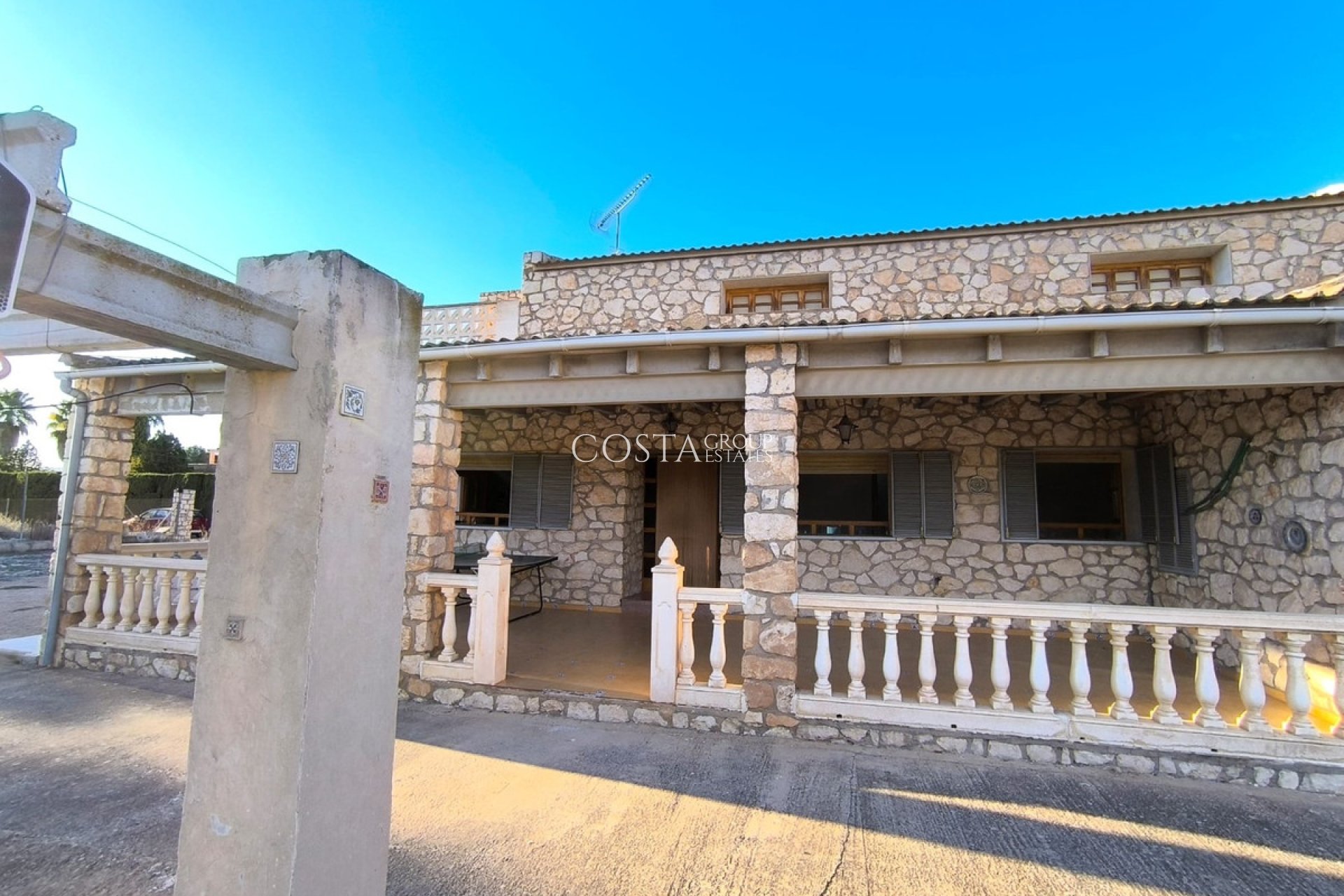 Odsprzedaż - Willa -
Yecla - Yecla Centro