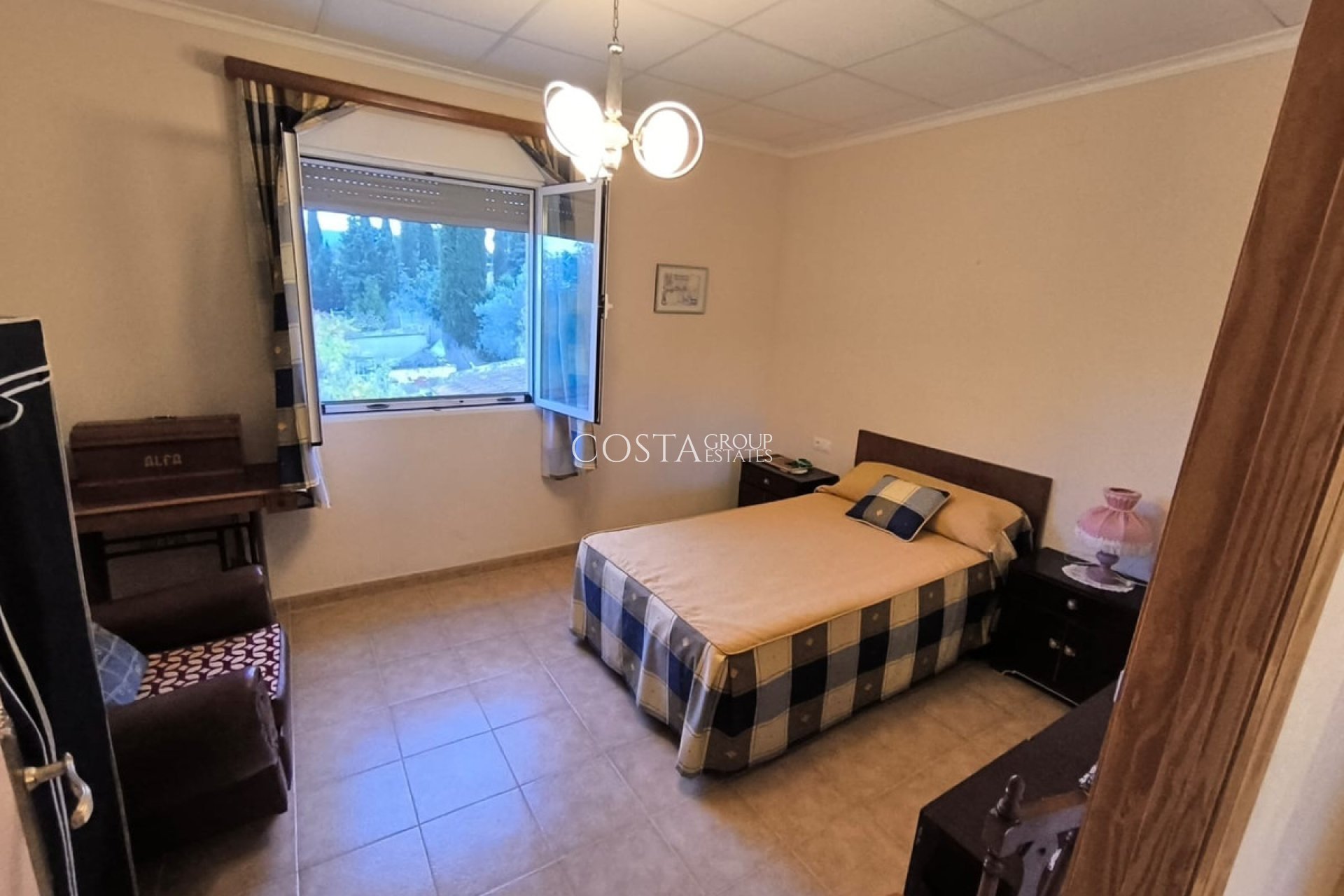 Odsprzedaż - Willa -
Yecla - Yecla Centro