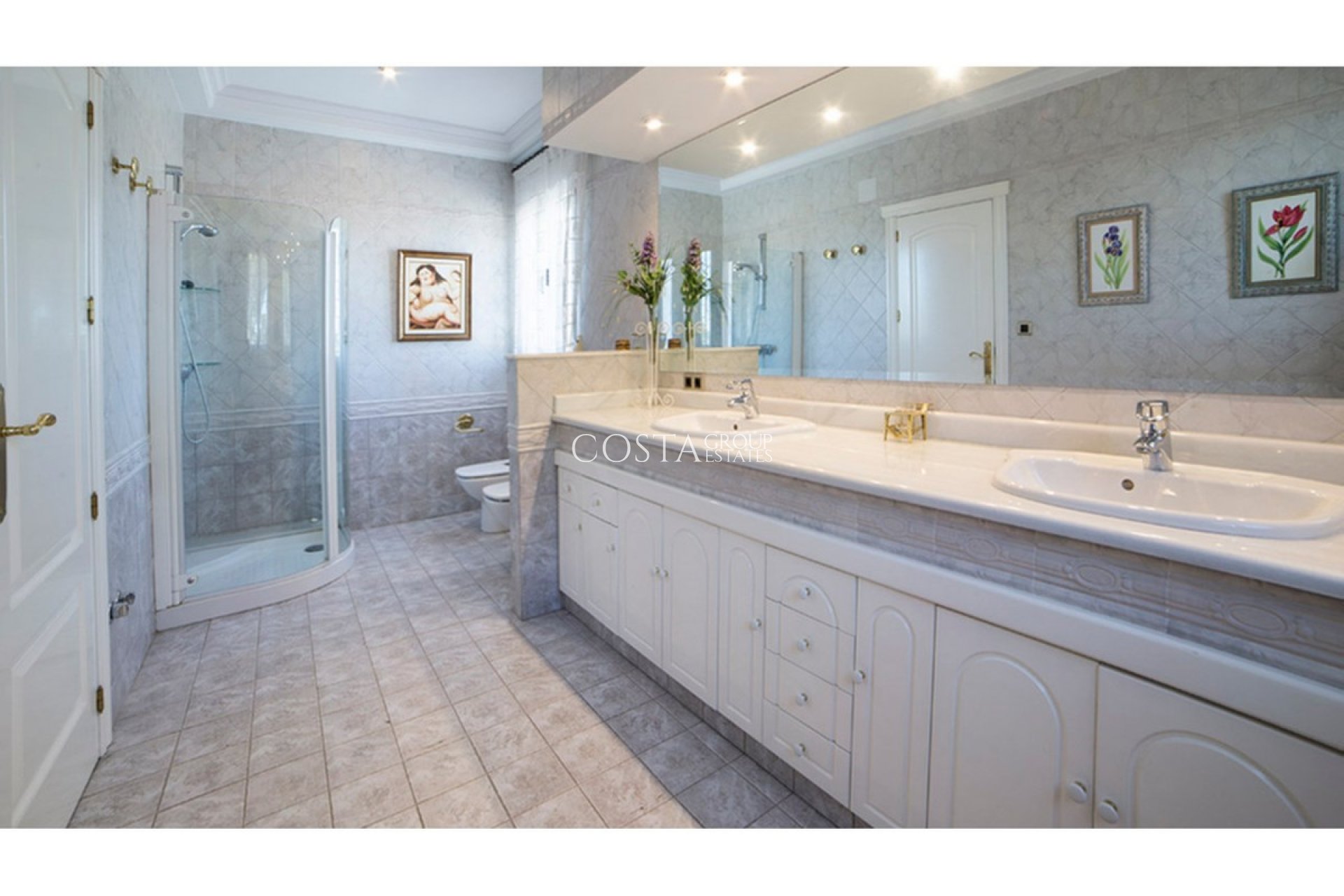 Odsprzedaż - Willa -
Yecla - Yecla Centro