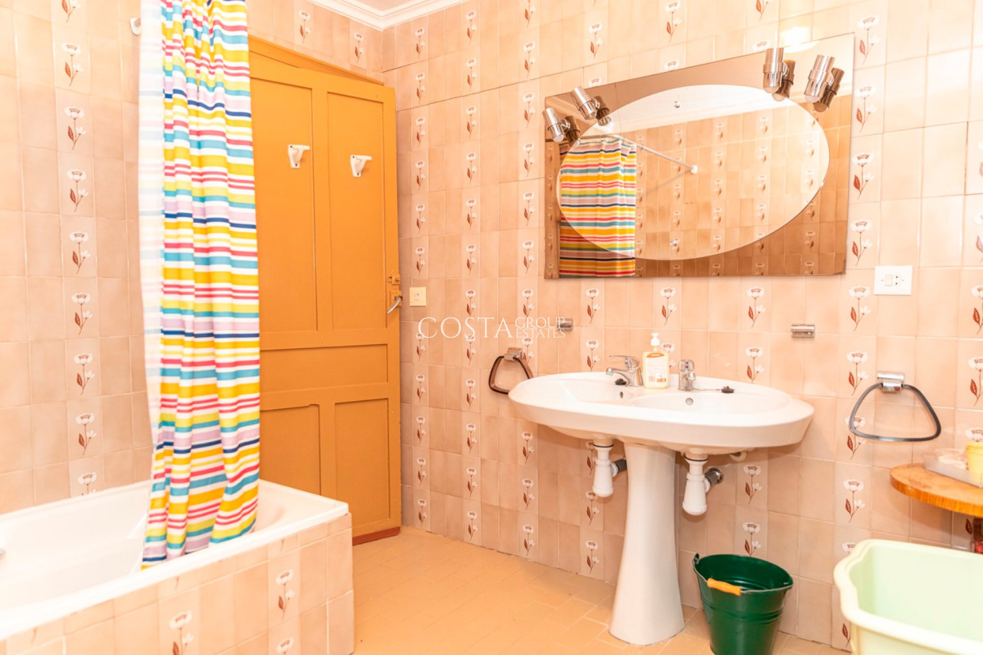 Odsprzedaż - Willa -
Yecla - Yecla Centro