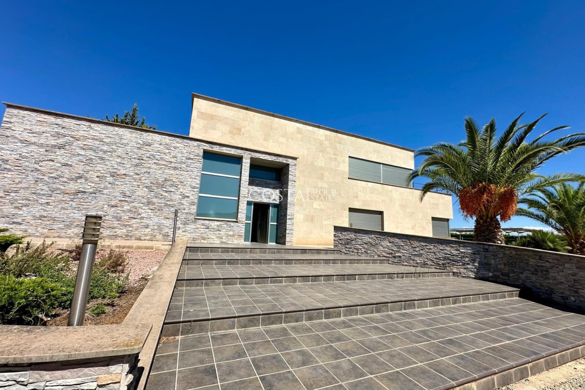 Odsprzedaż - Willa -
Yecla - Yecla Centro