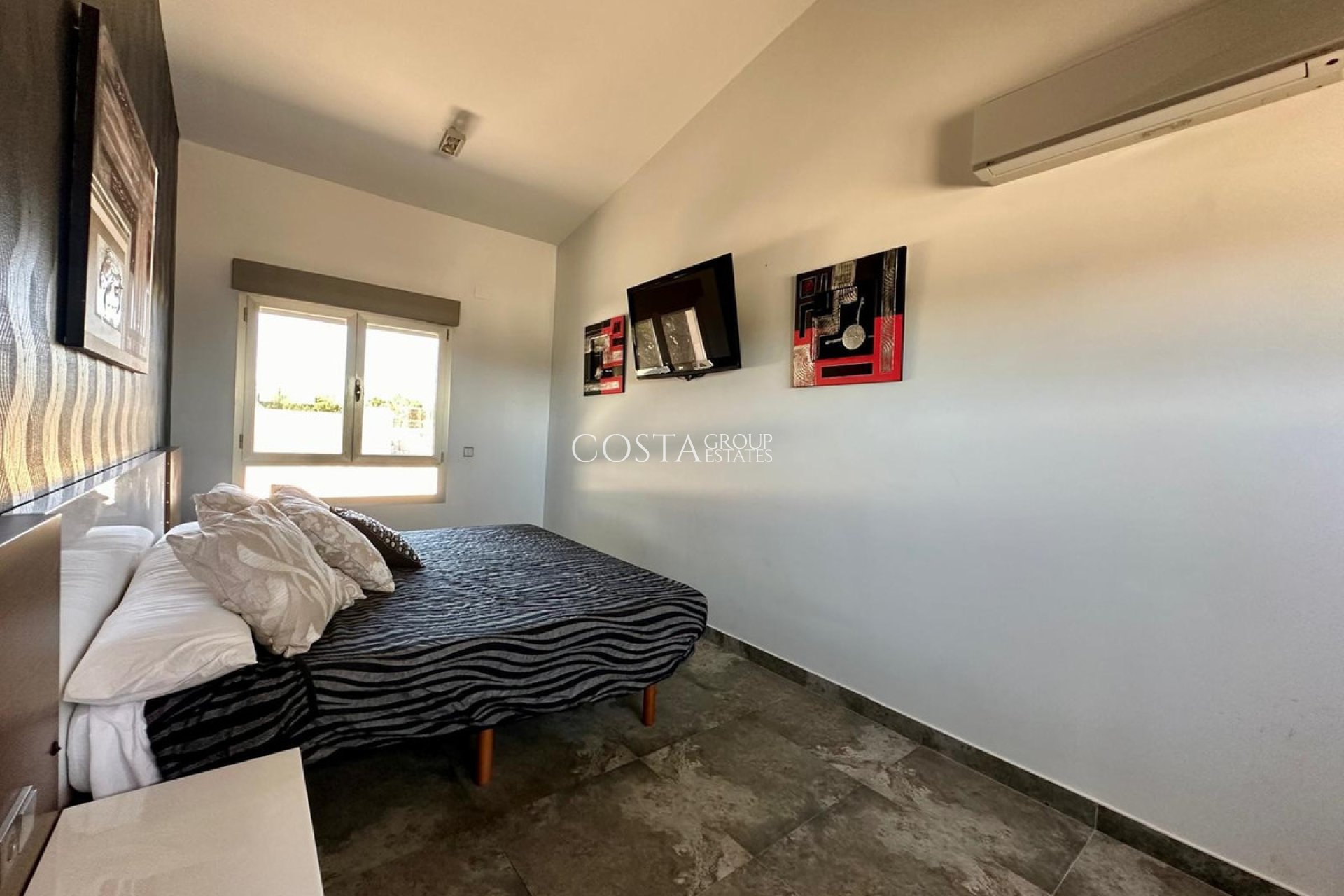 Odsprzedaż - Willa -
Yecla - Yecla Centro