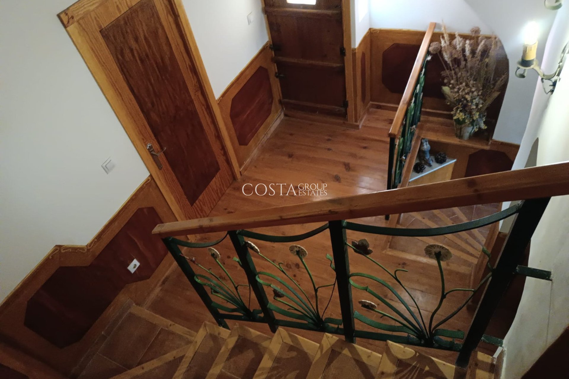 Odsprzedaż - Willa -
Yecla - Yecla Centro